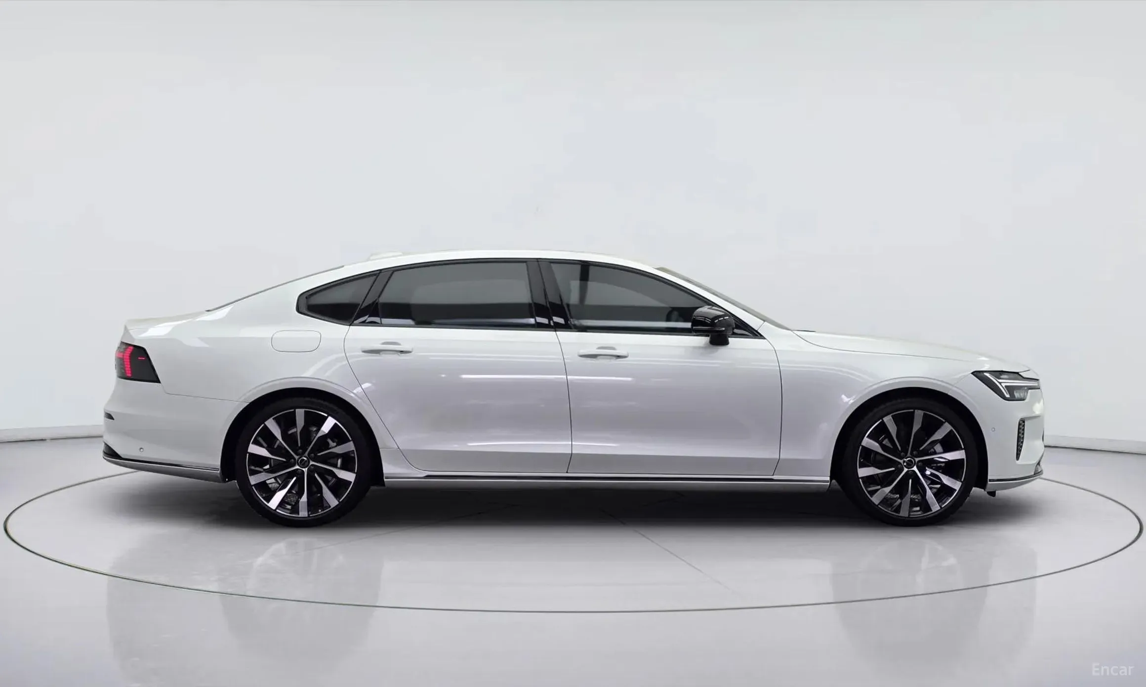 Volvo S90 превью 4