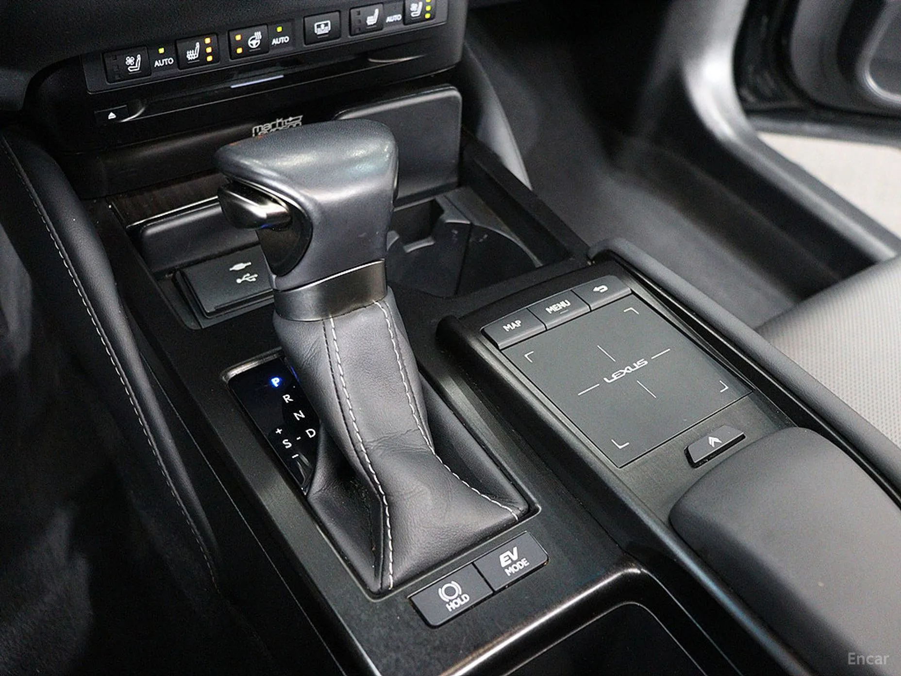 Lexus ES300h 7th Generation превью 10