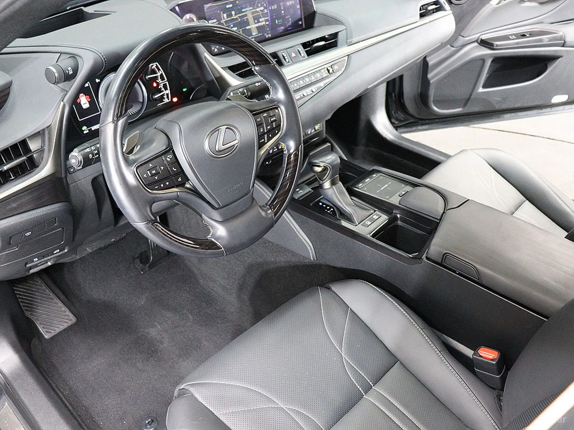 Lexus ES300h 7th Generation превью 12