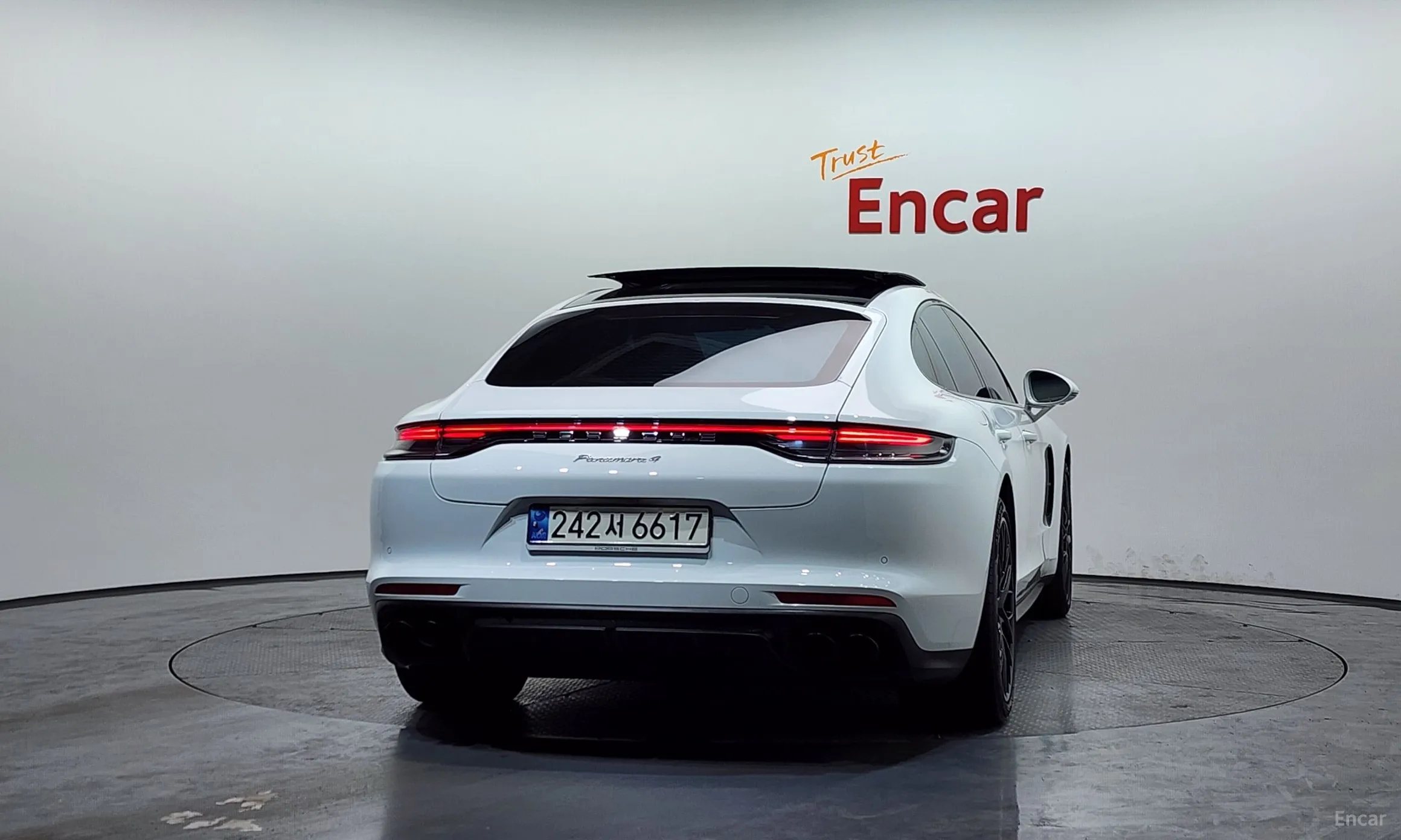 Porsche Panamera (971) превью 4