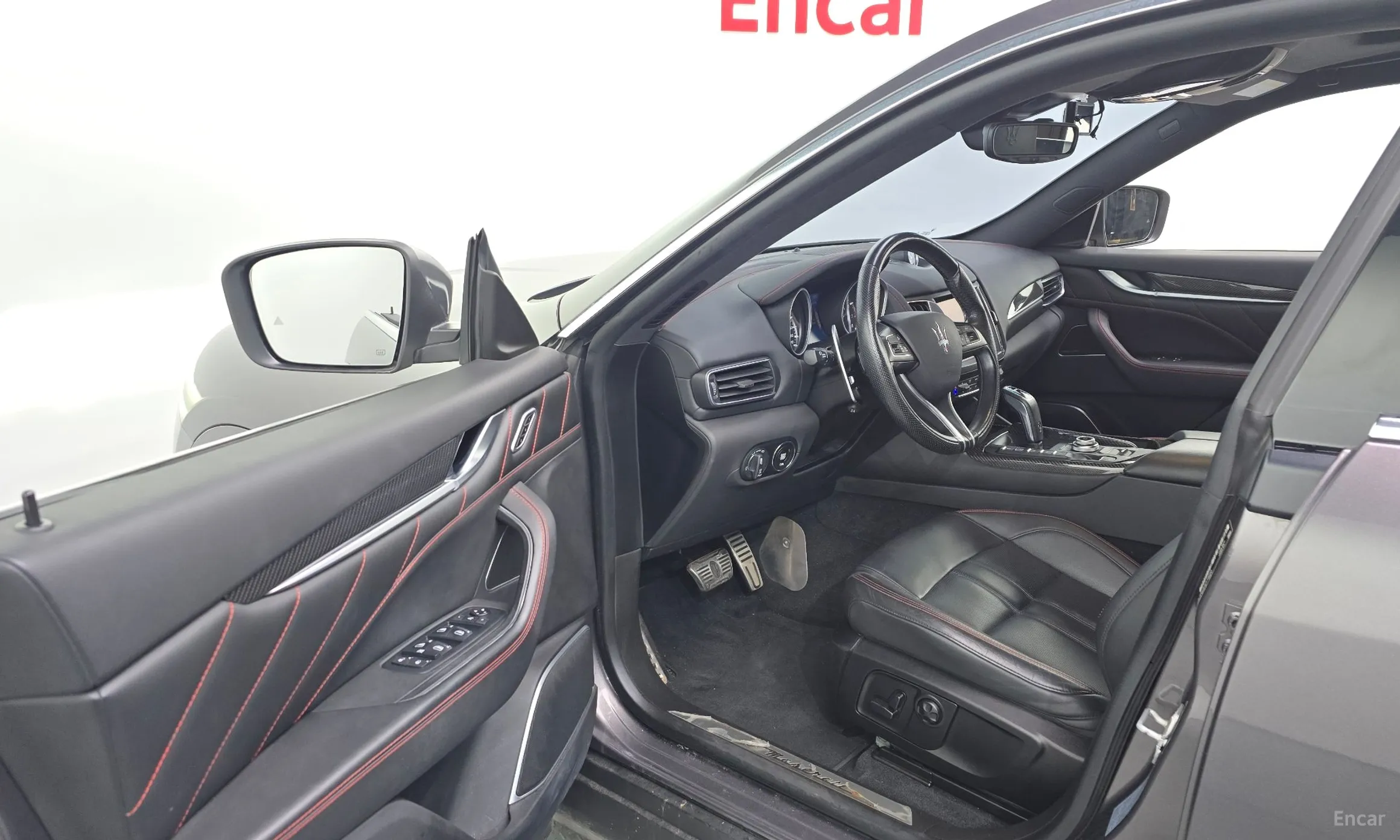 Maserati Levante превью 10