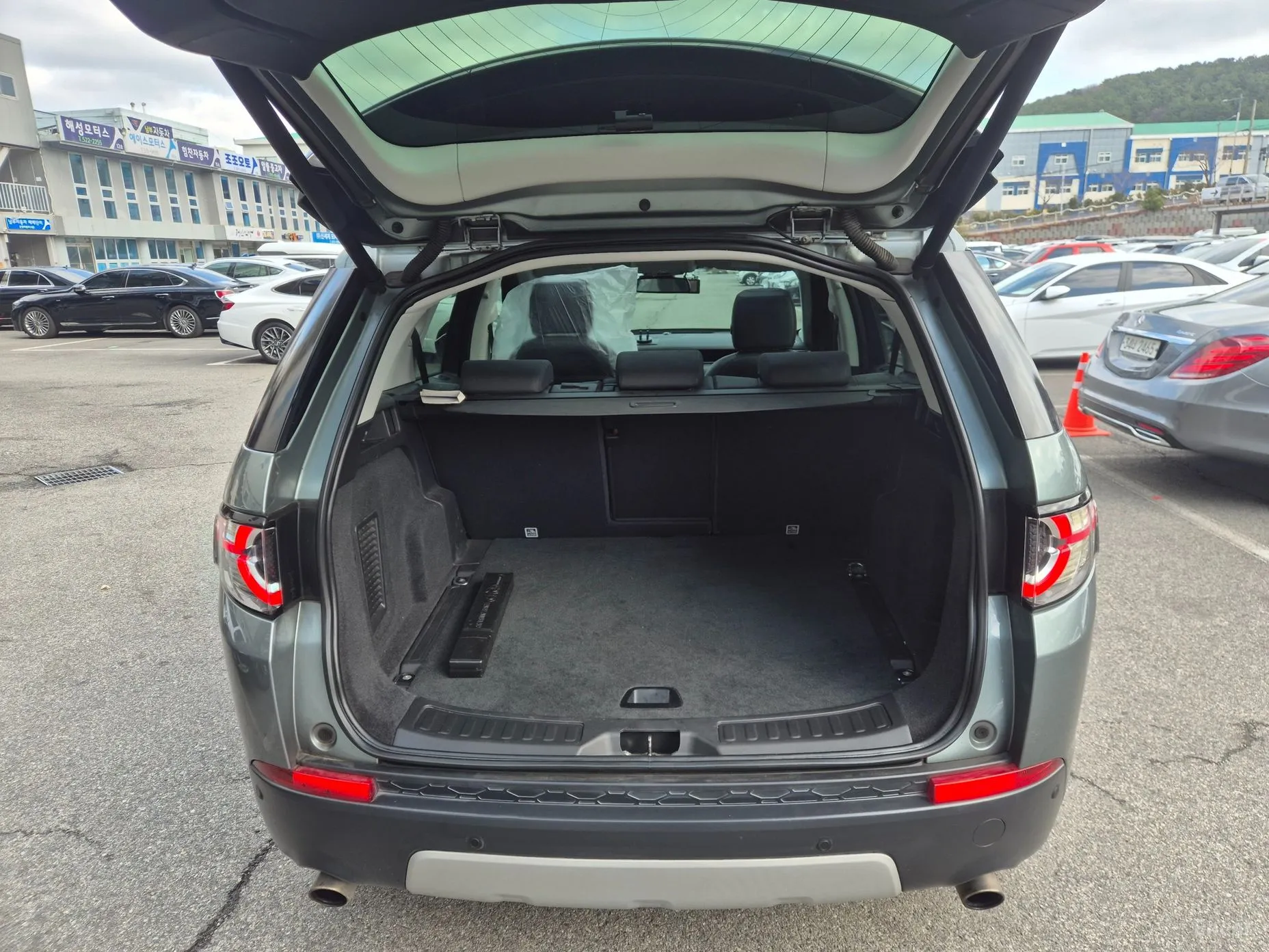 Land Rover Discovery Sports превью 12