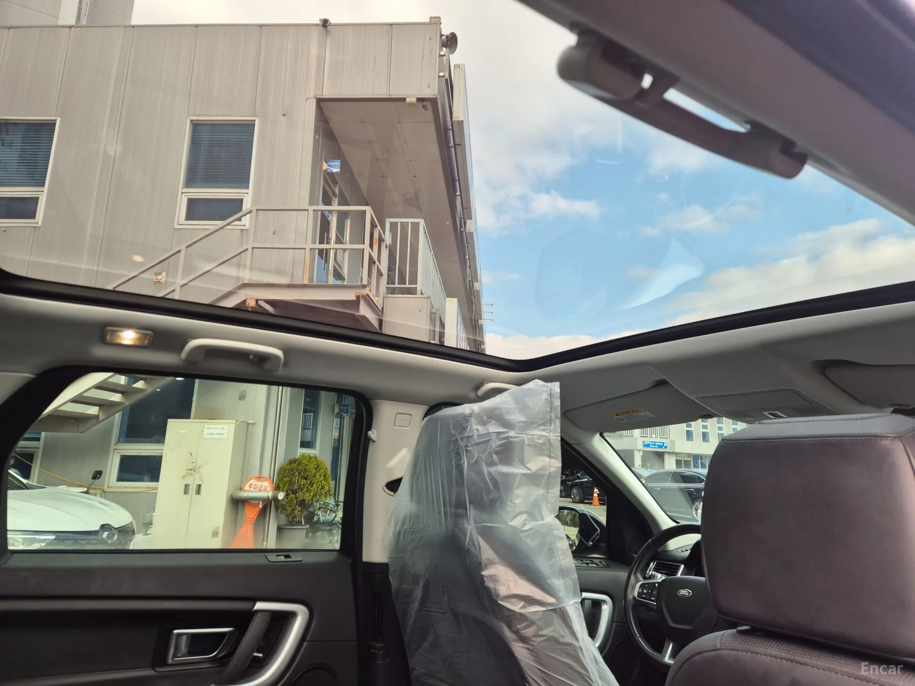 Land Rover Discovery Sports превью 14