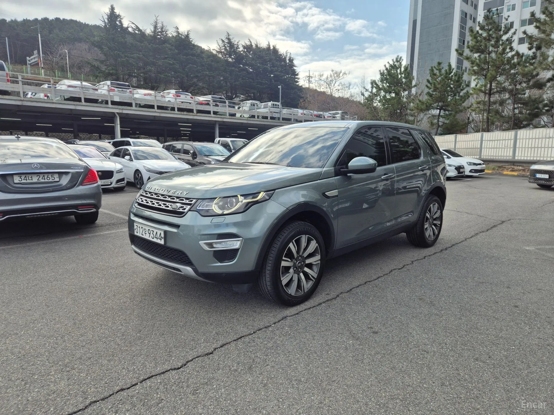 Land Rover Discovery Sports превью 2