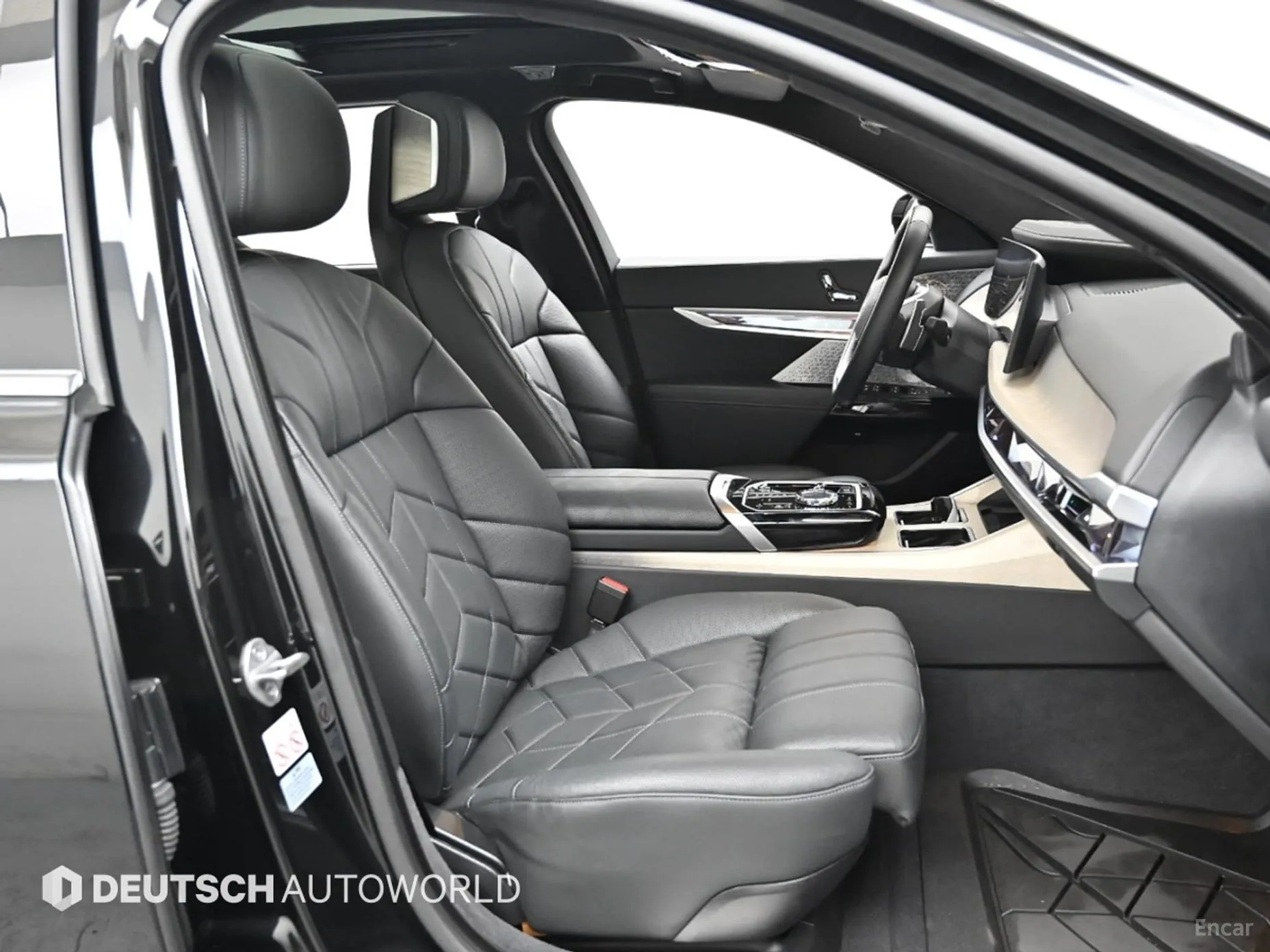 BMW 7 Series (G70) превью 10