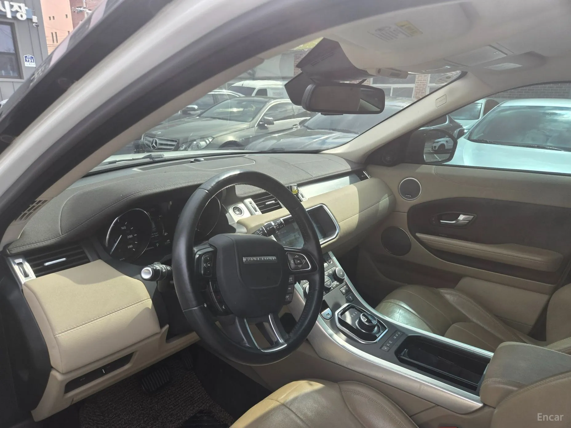 Land Rover Range Rover Evoque превью 12