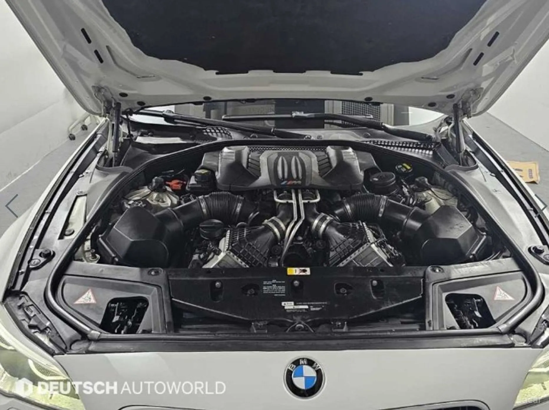 BMW M5 (F10) превью 6