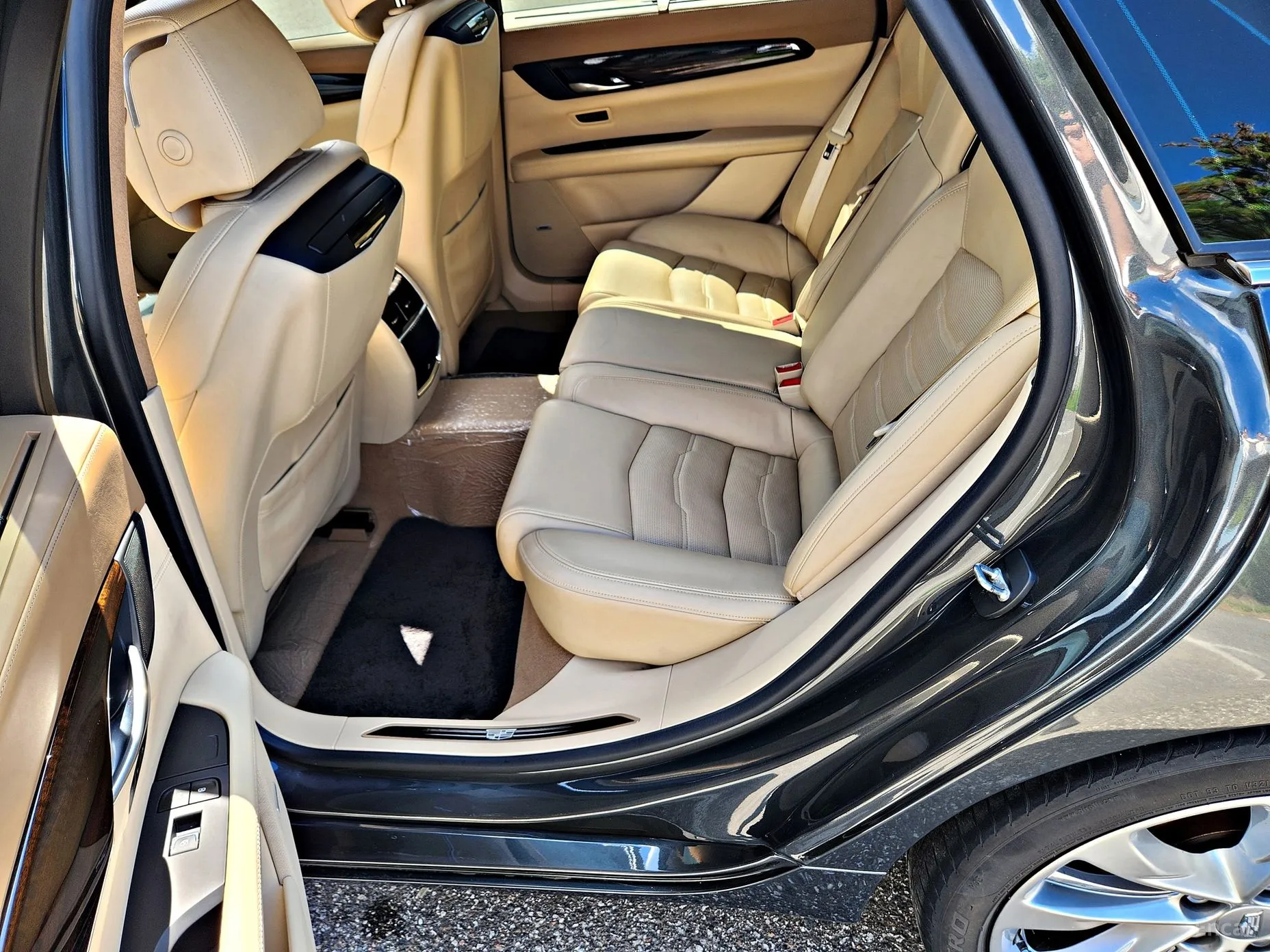 Cadillac CT6 превью 16