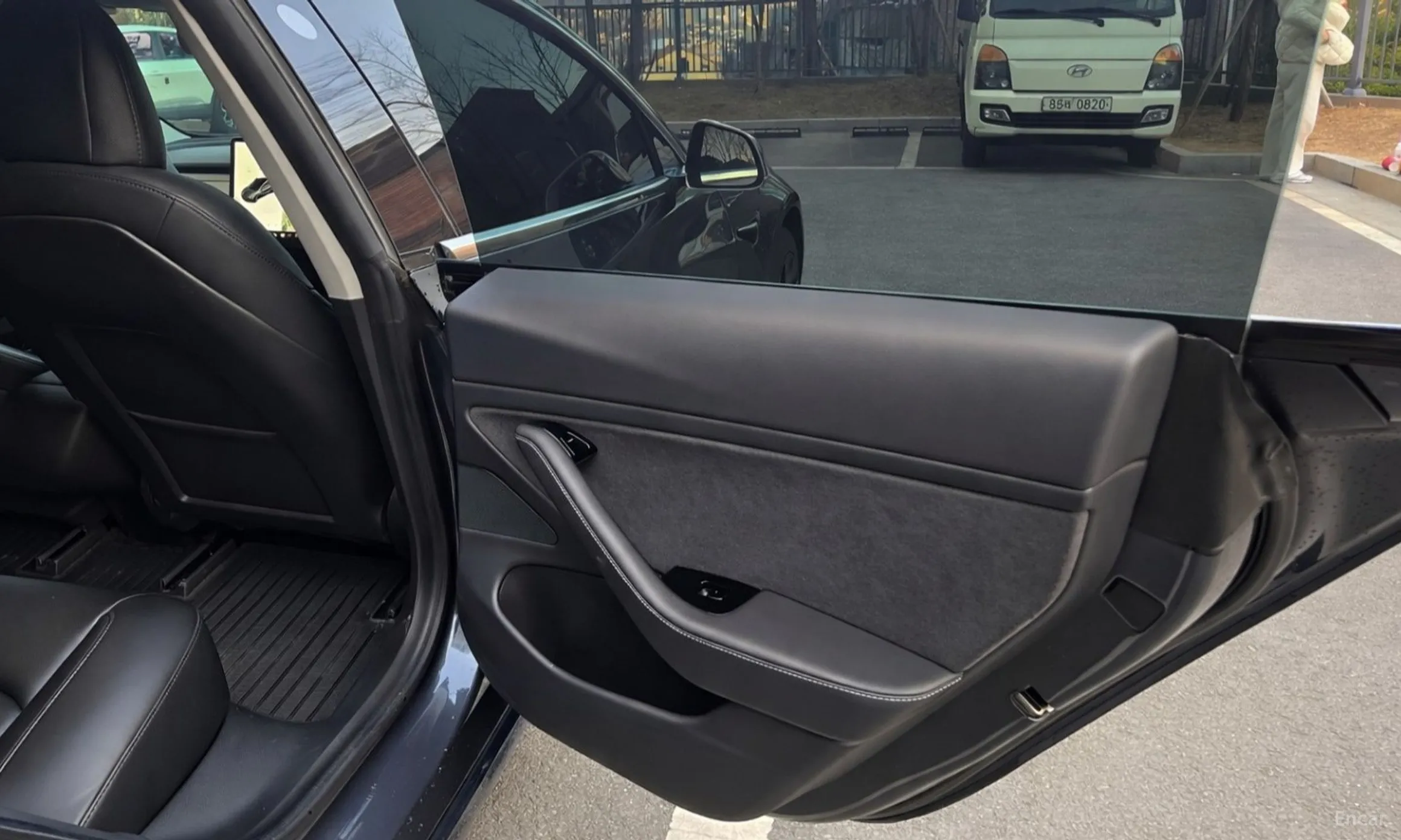 Tesla Model 3 превью 10