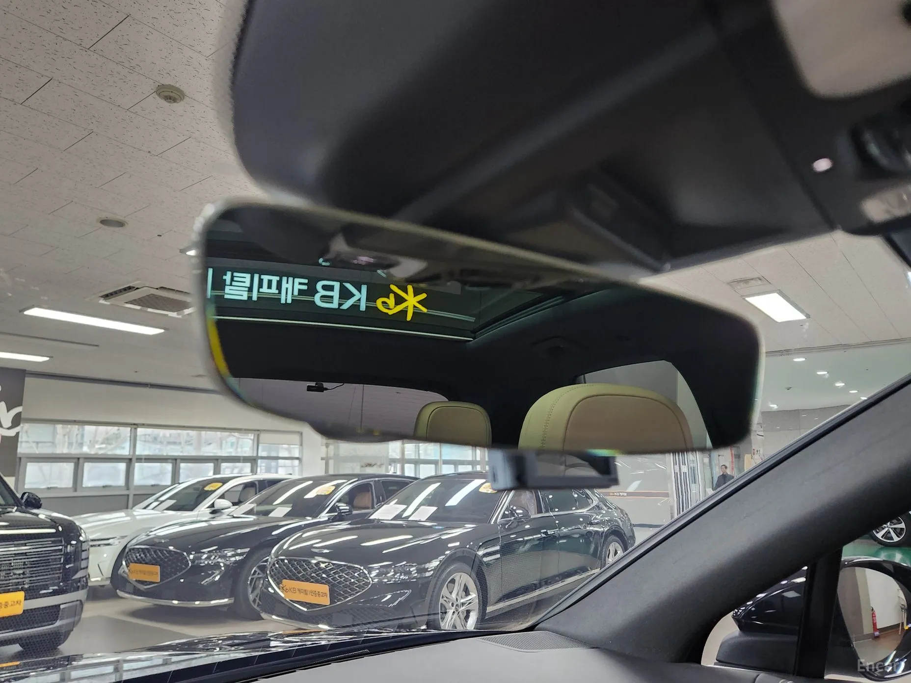 Porsche Cayenne (PO536) превью 12