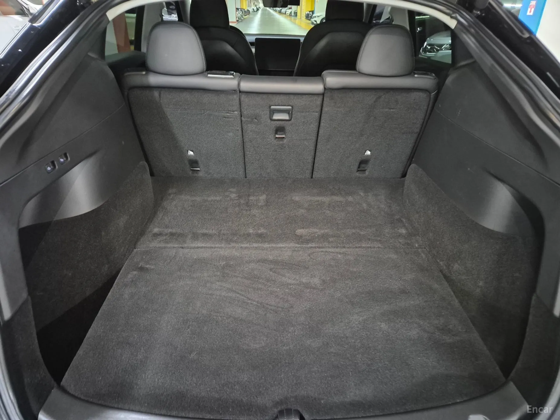 Tesla Model Y превью 17