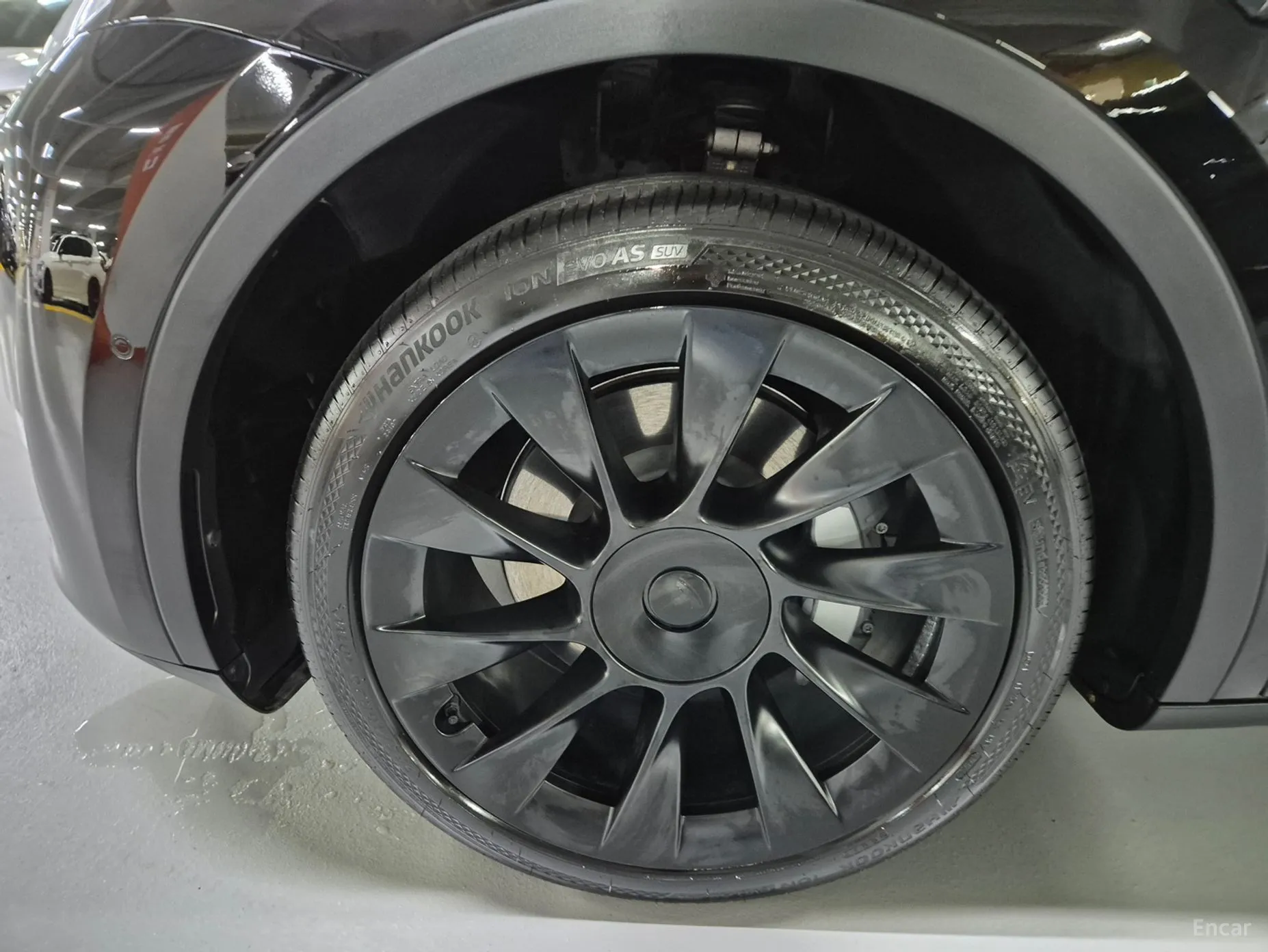 Tesla Model Y превью 18