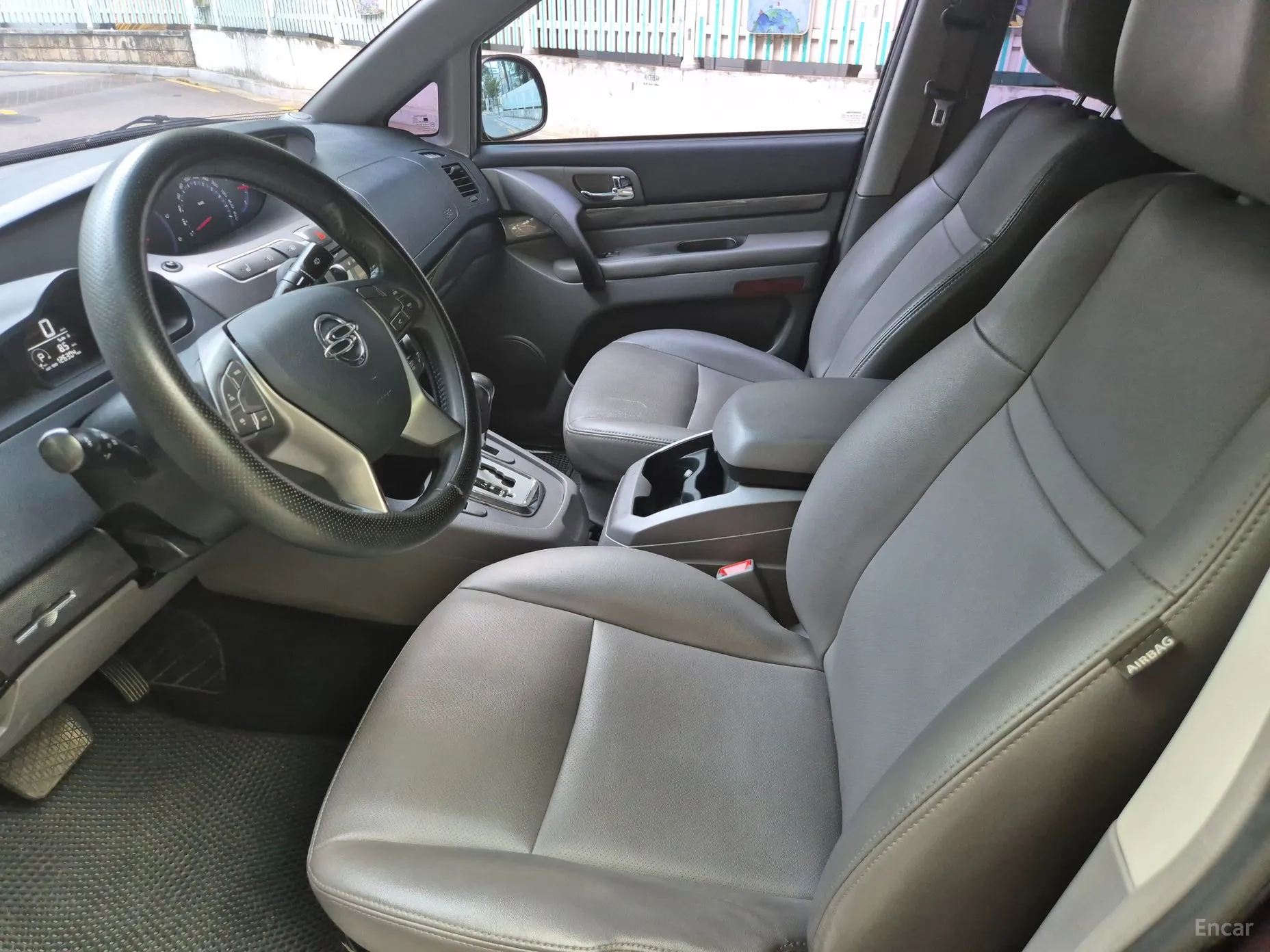 KG Mobility (SsangYong) Korando Turismo превью 10