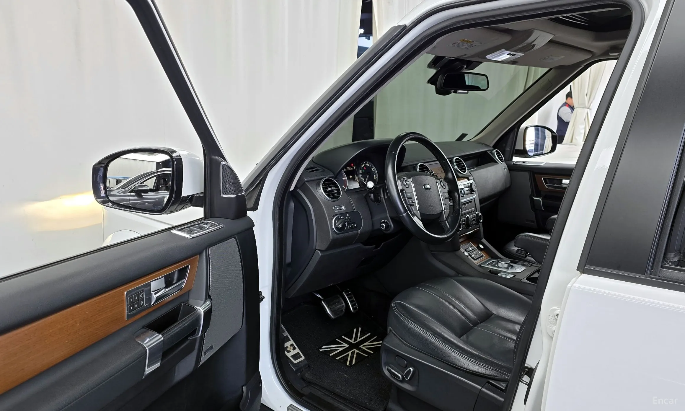 Land Rover Discovery 4 превью 10