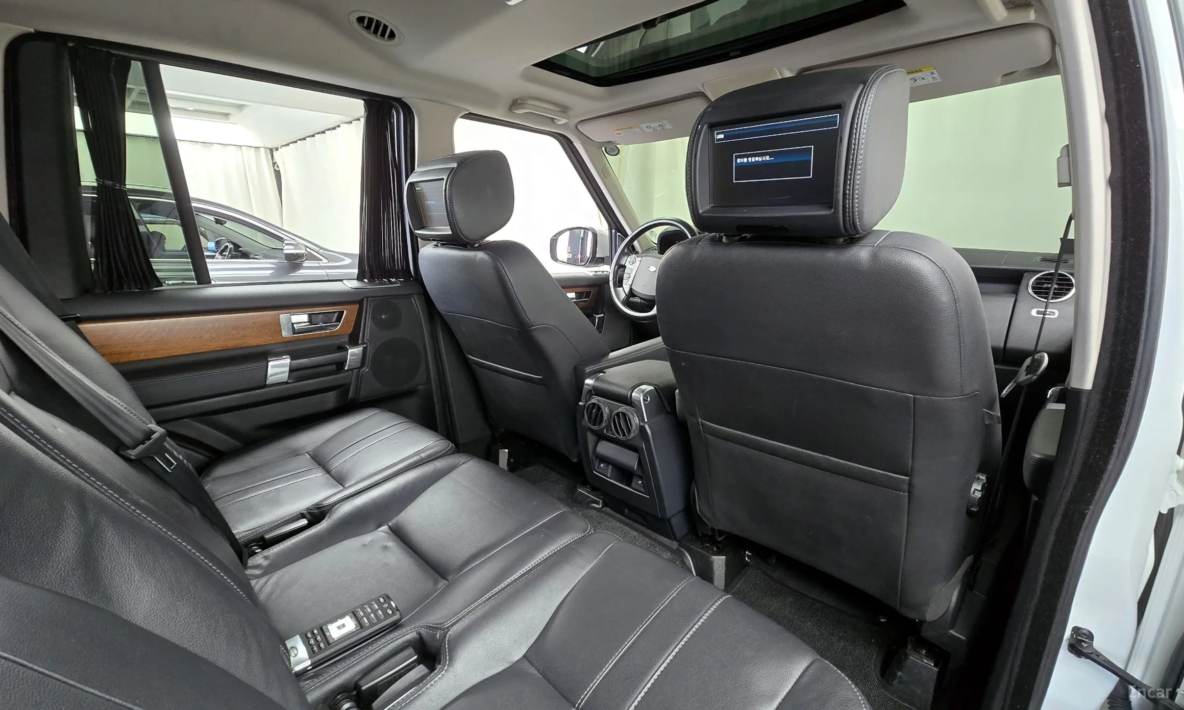Land Rover Discovery 4 превью 12