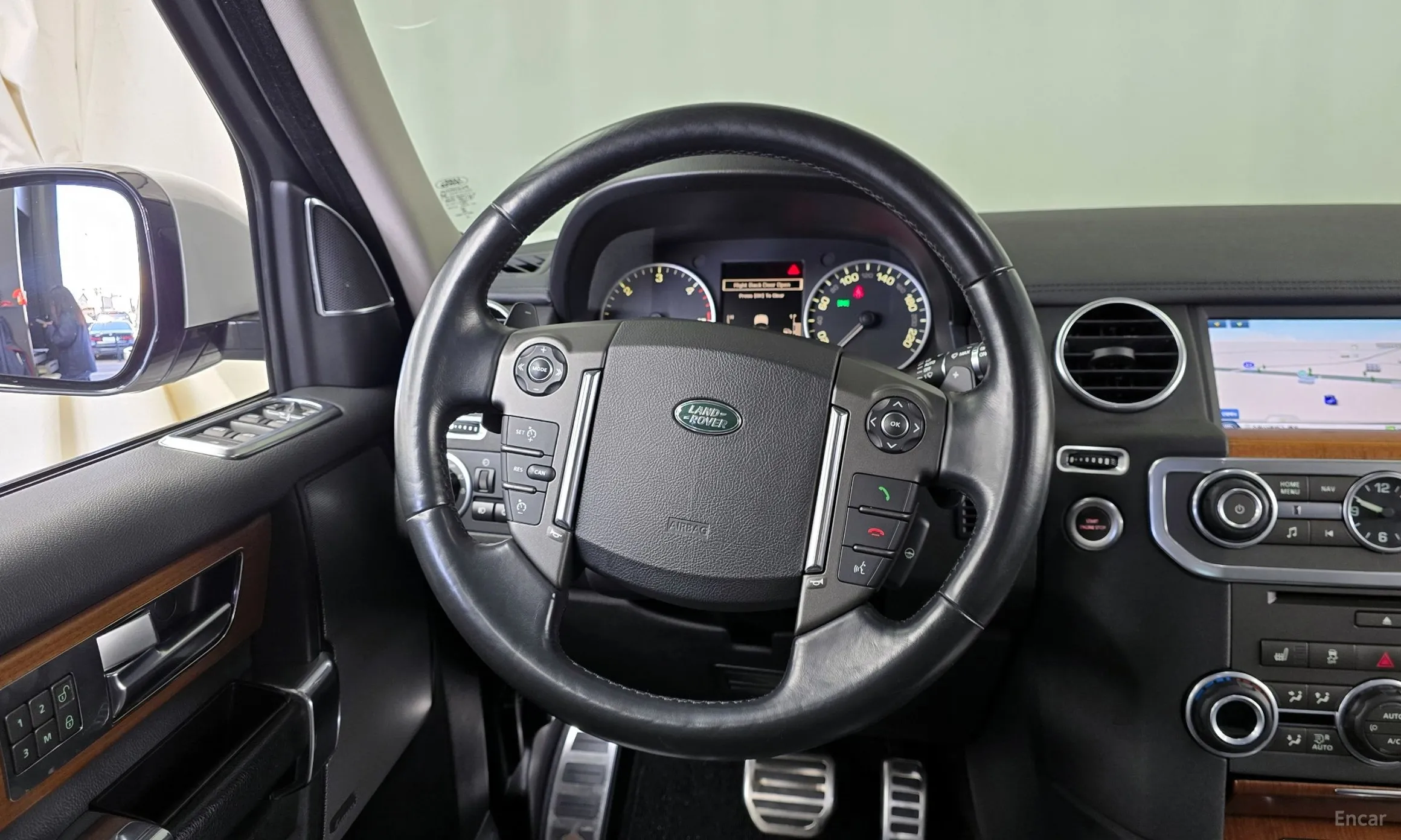 Land Rover Discovery 4 превью 13