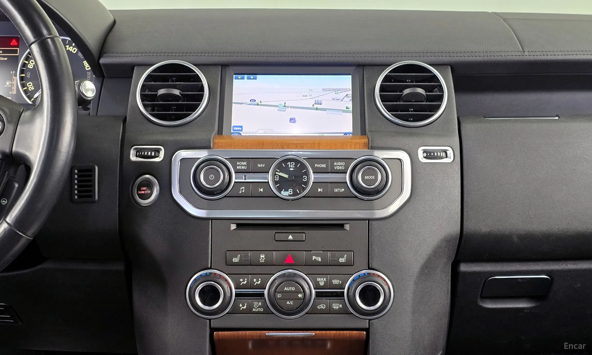 Land Rover Discovery 4 превью 14