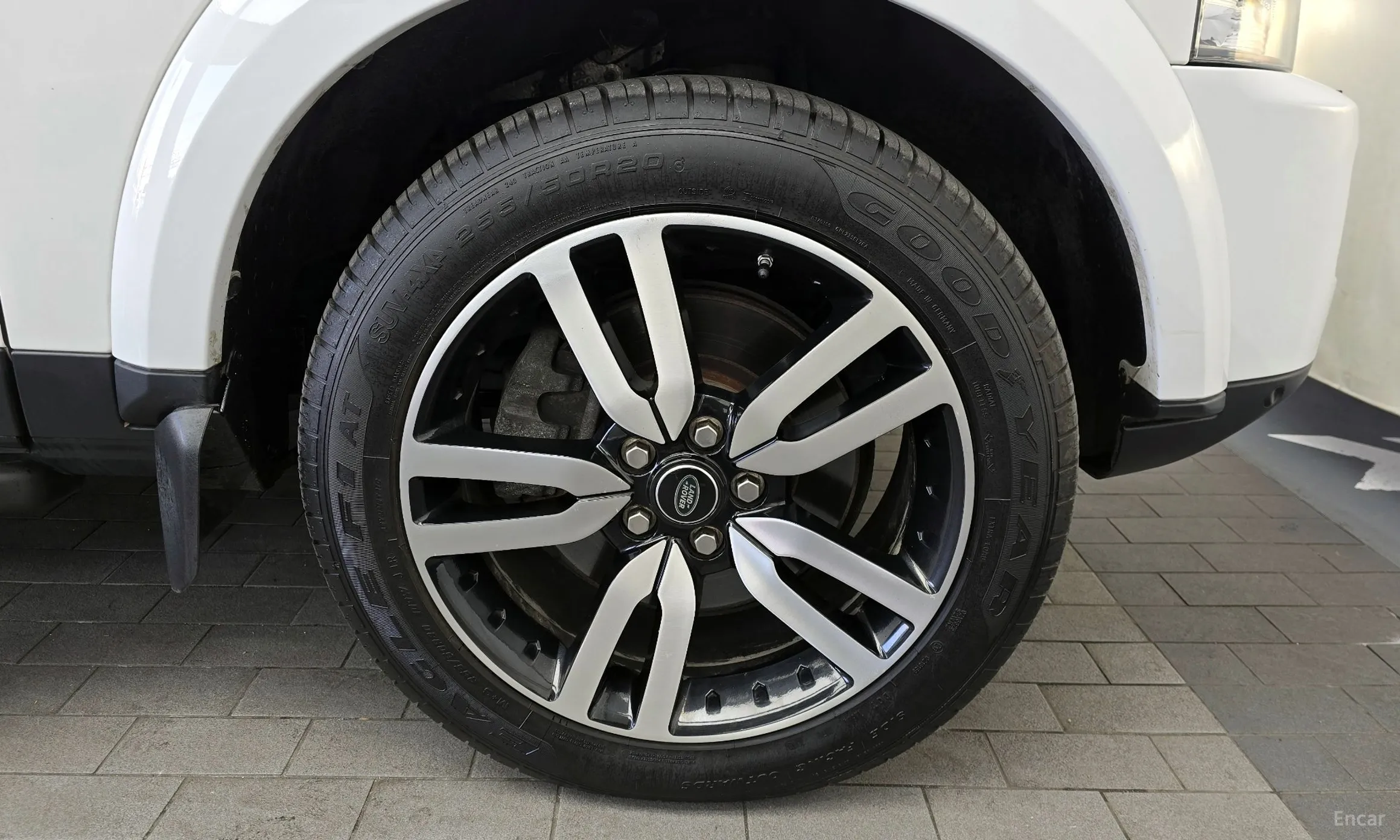Land Rover Discovery 4 превью 5