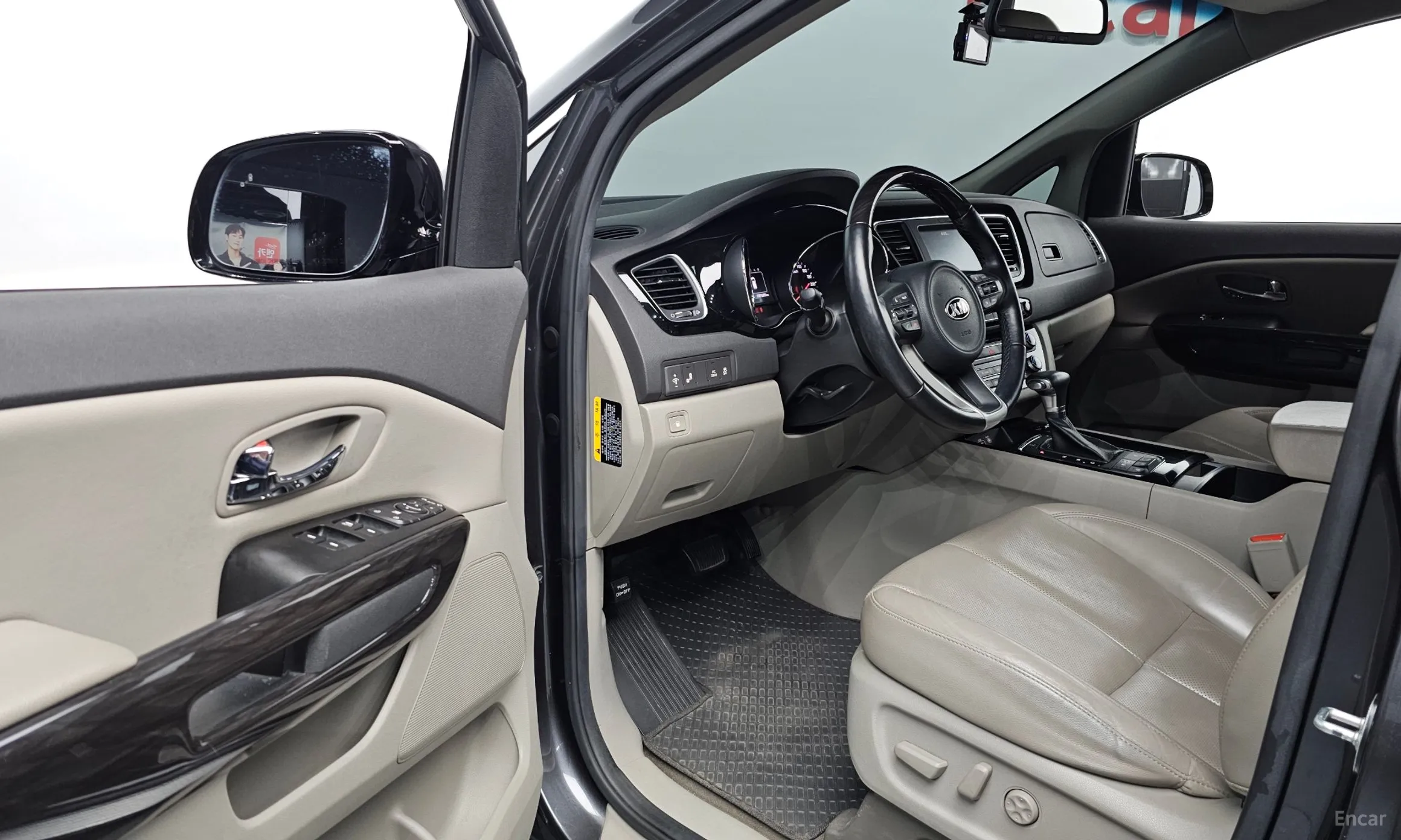 Kia Carnival превью 10