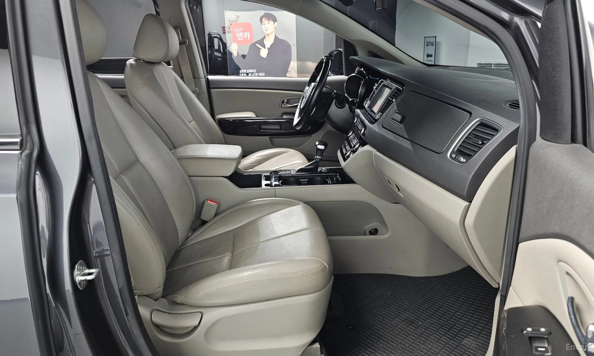 Kia Carnival превью 11