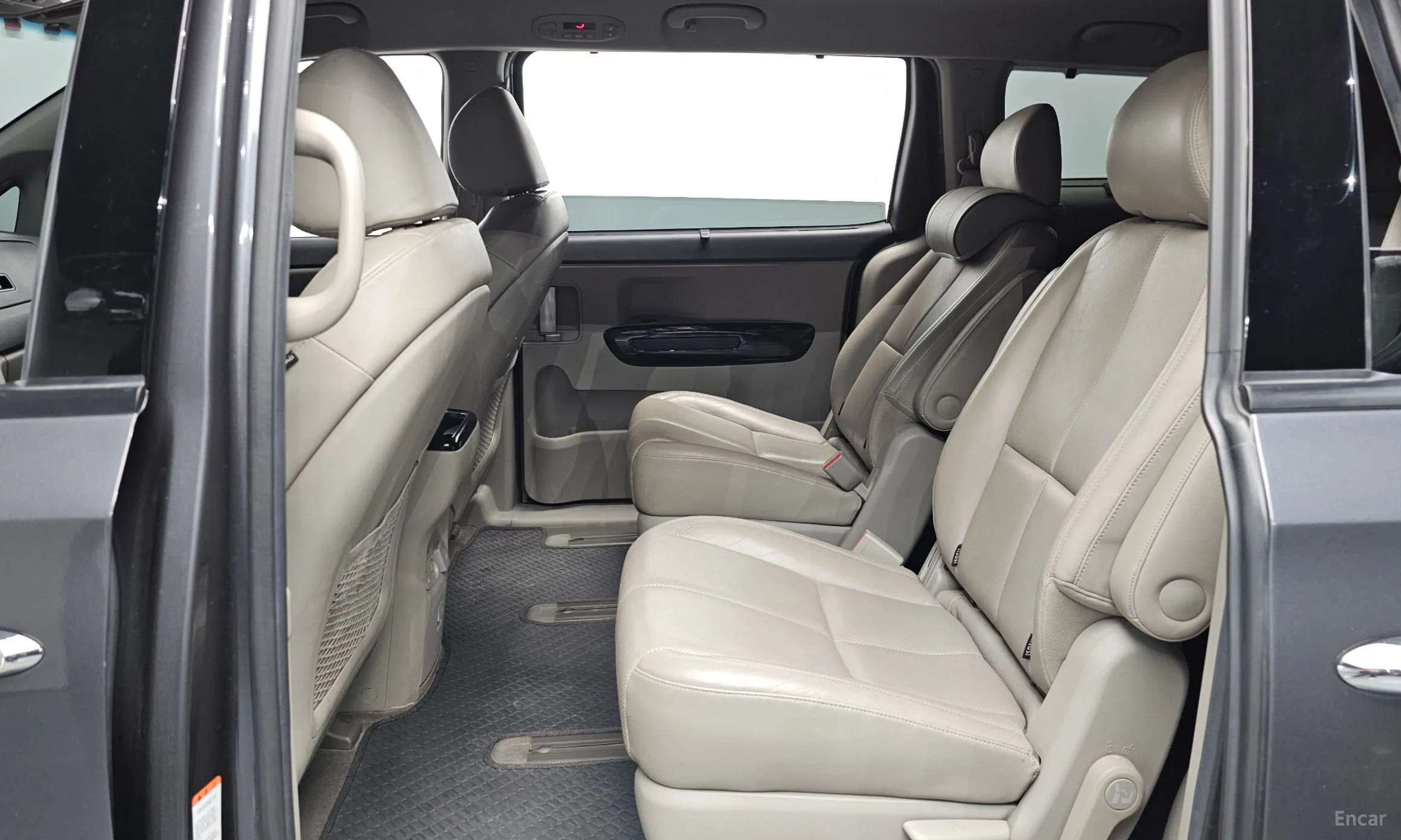 Kia Carnival превью 12