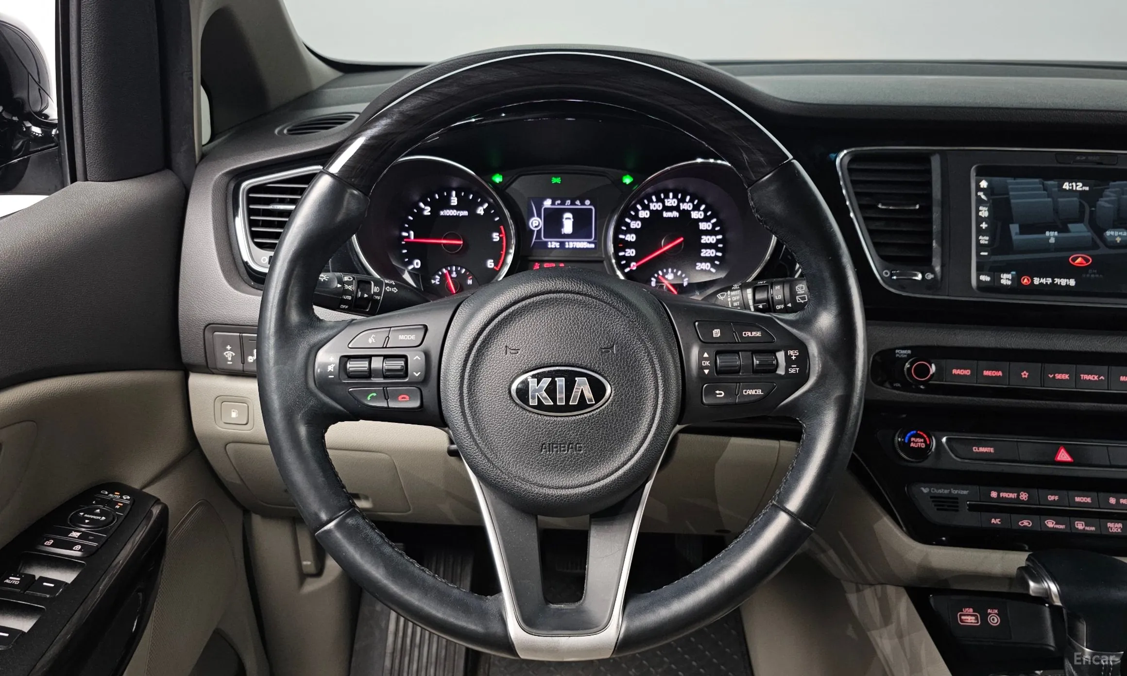 Kia Carnival превью 13