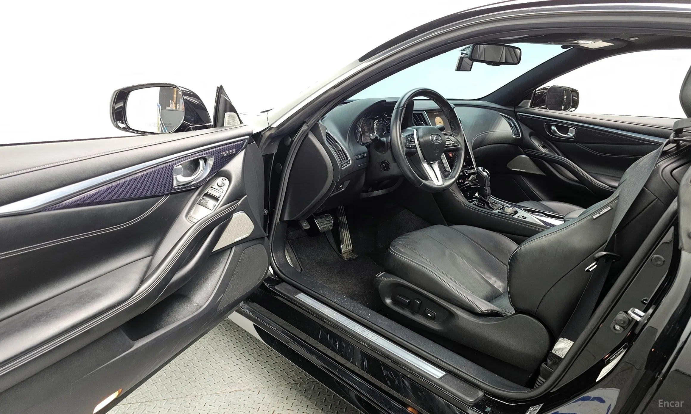 Infiniti Q60 (CV37) превью 10