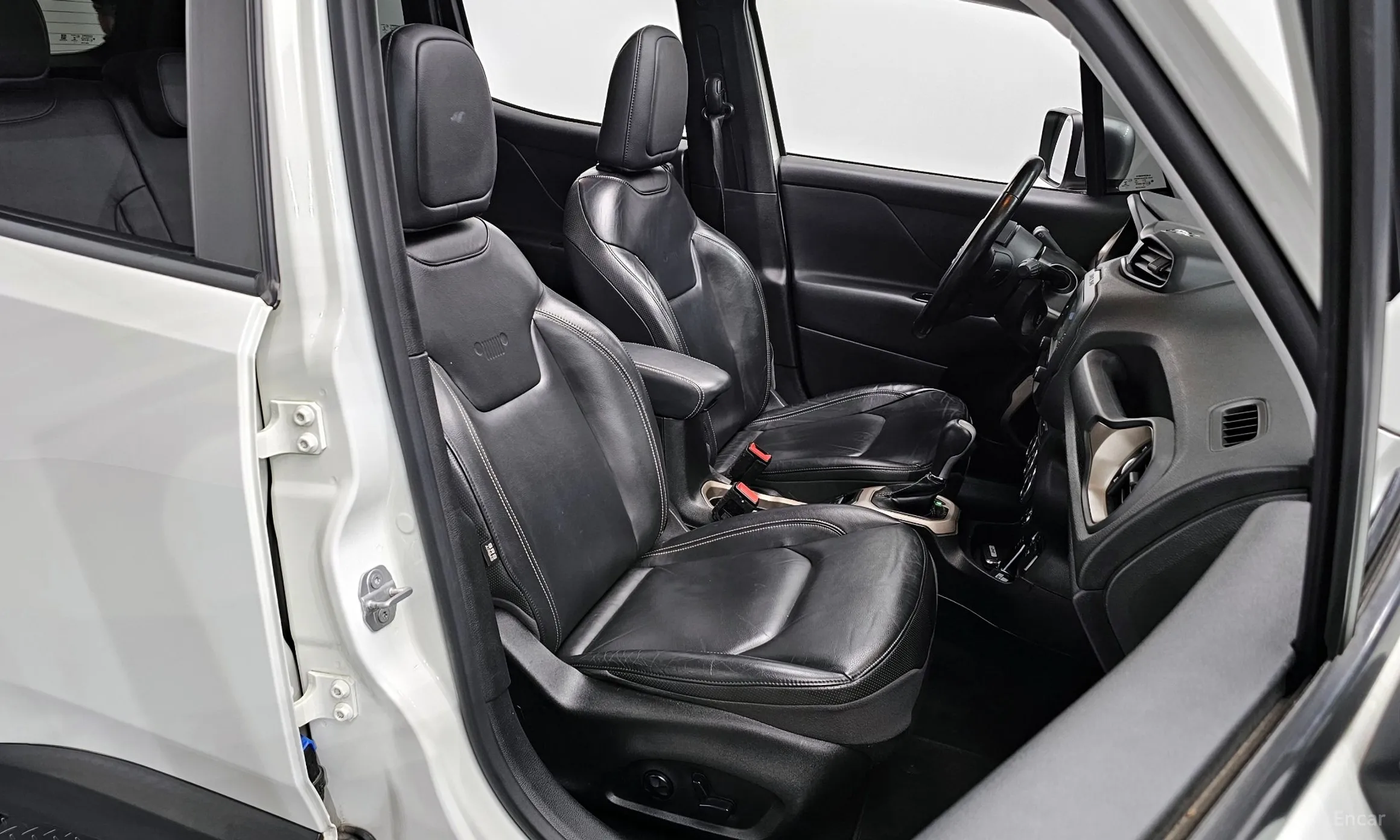 Jeep Renegade превью 10