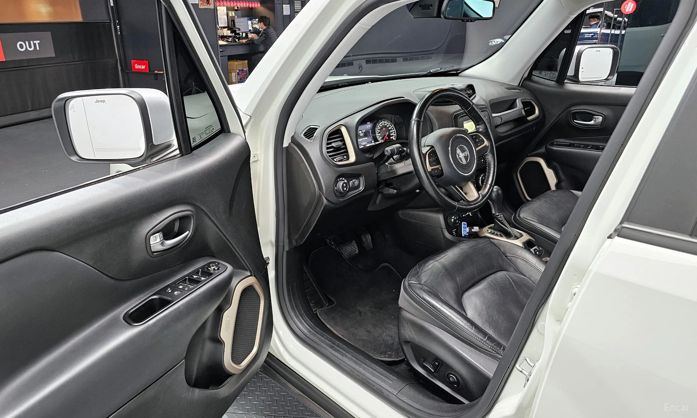 Jeep Renegade превью 11