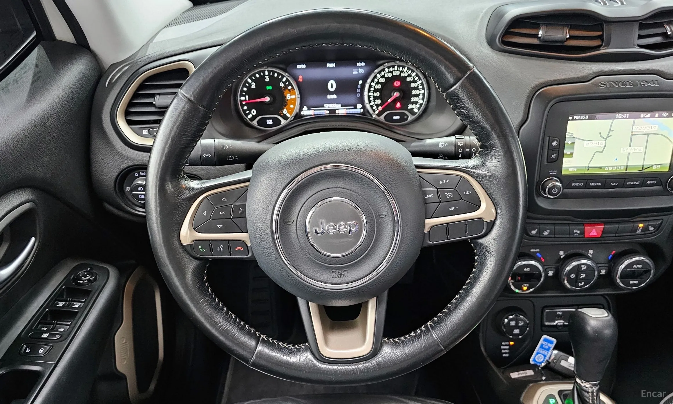 Jeep Renegade превью 13
