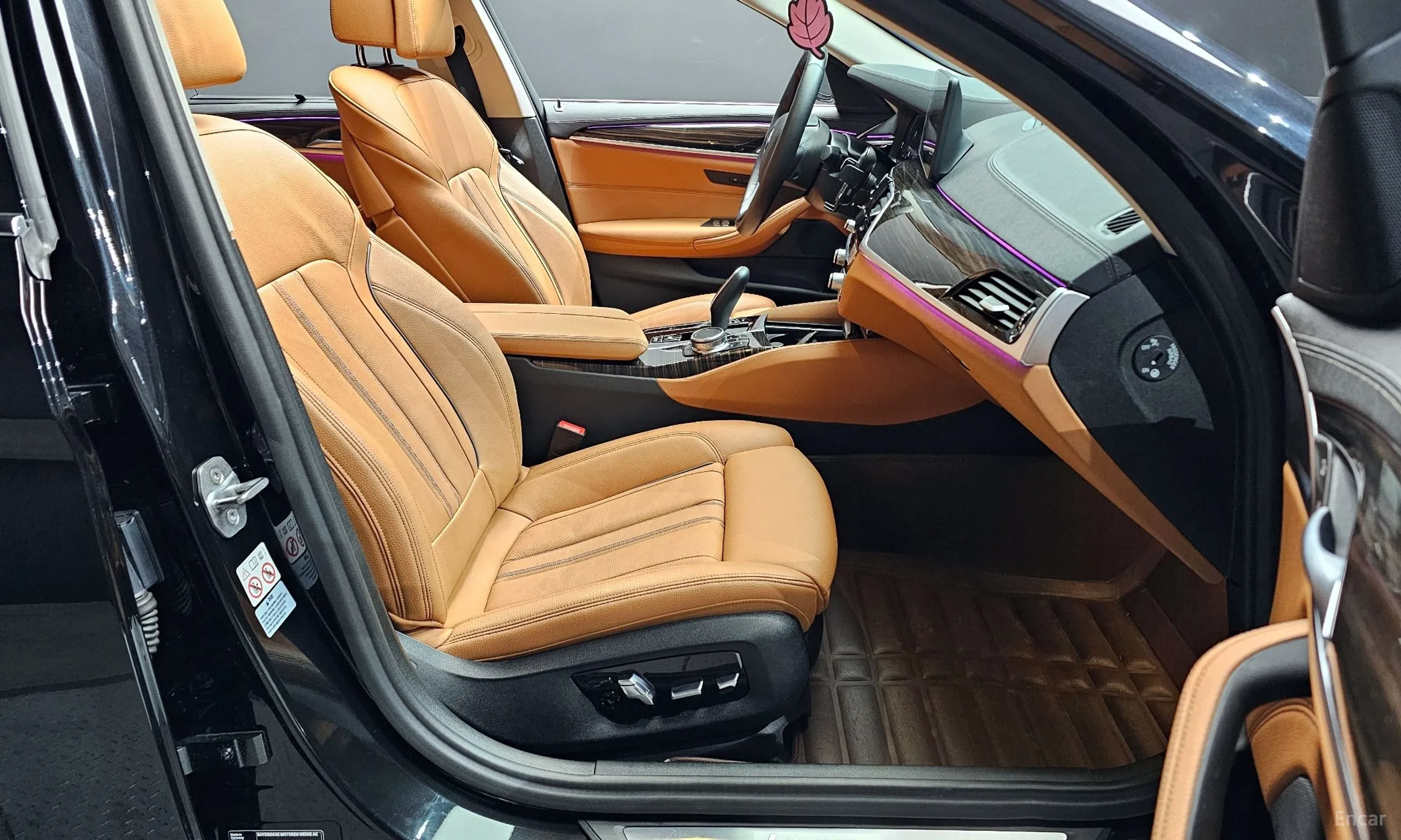 BMW 5 Series (G30) превью 11