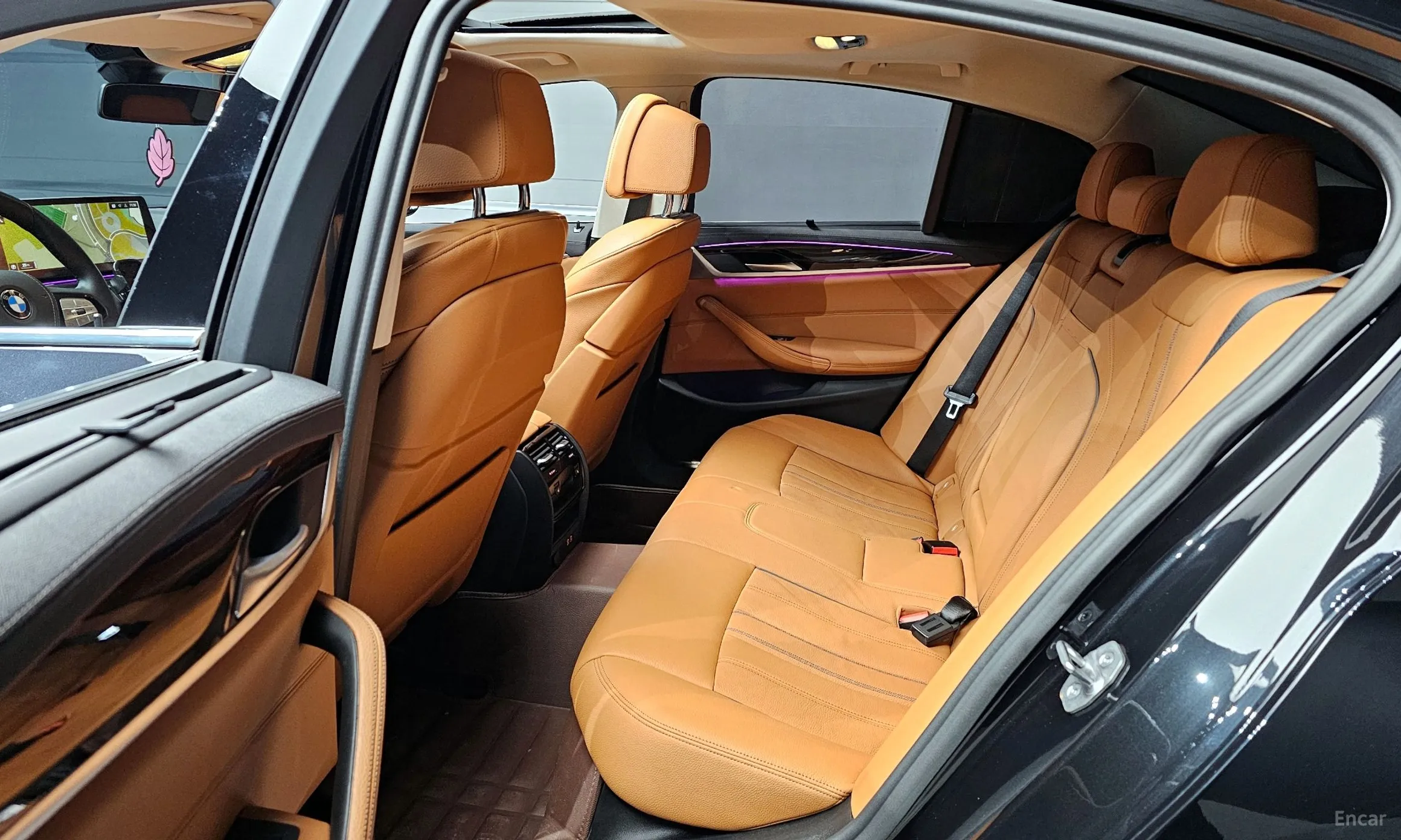 BMW 5 Series (G30) превью 13