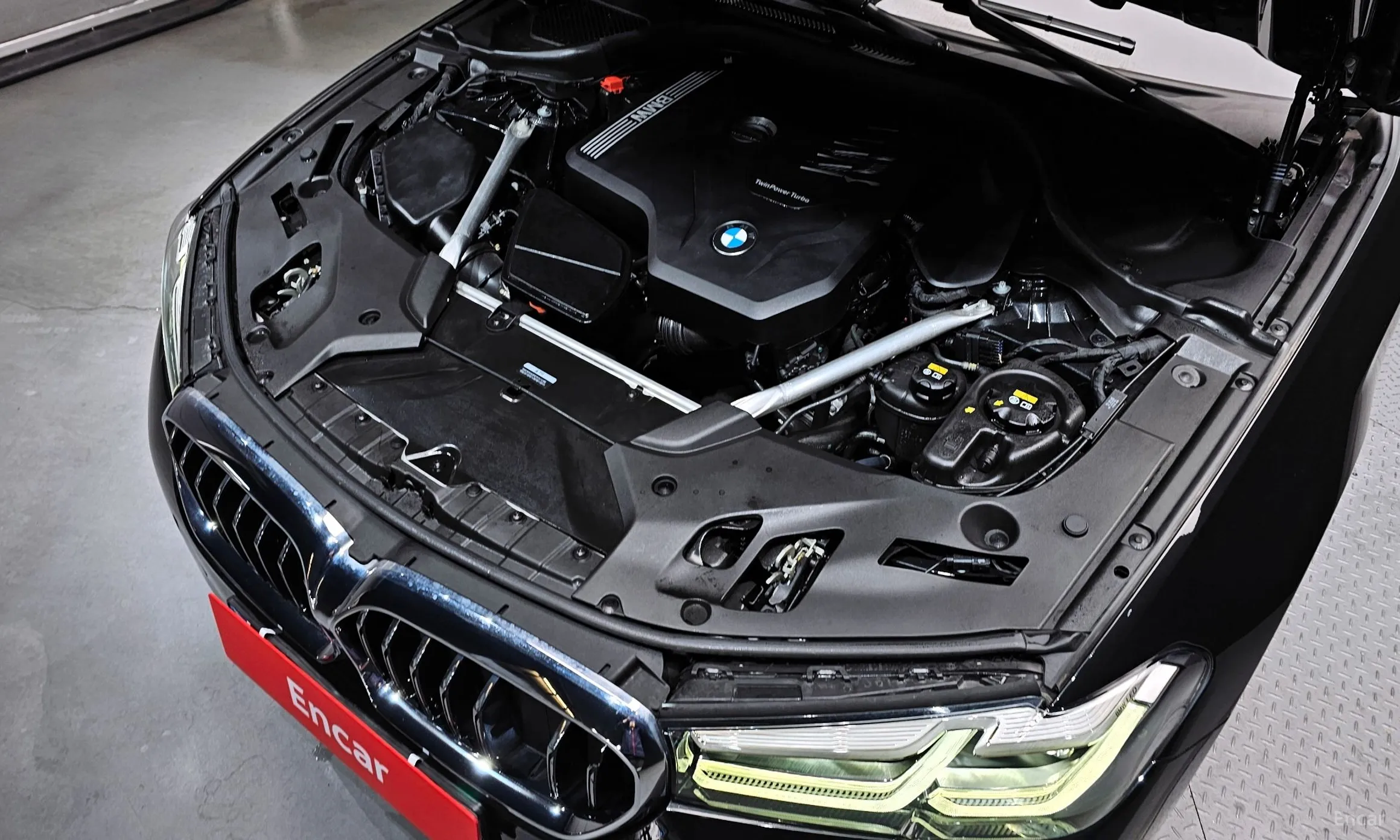 BMW 5 Series (G30) превью 6