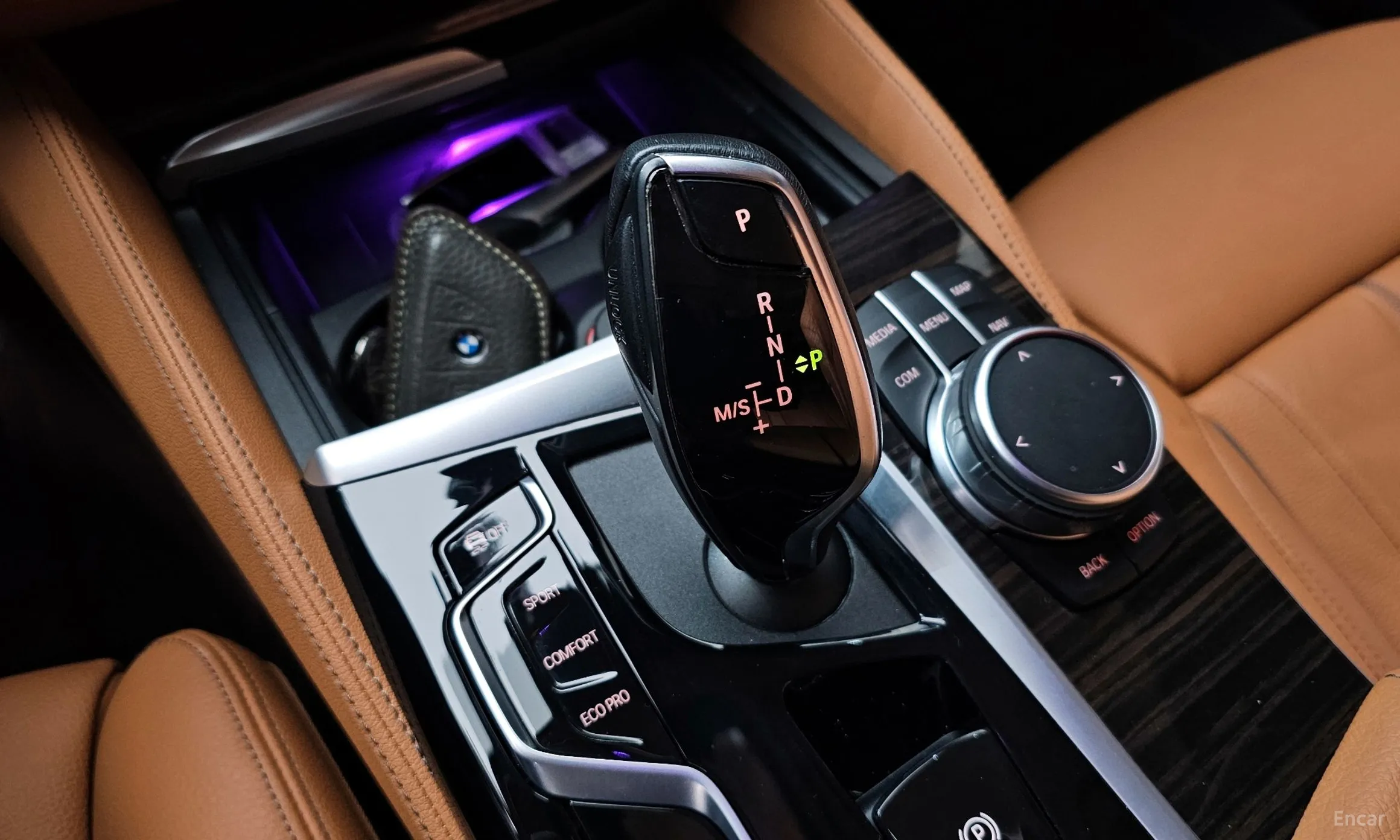BMW 5 Series (G30) превью 9