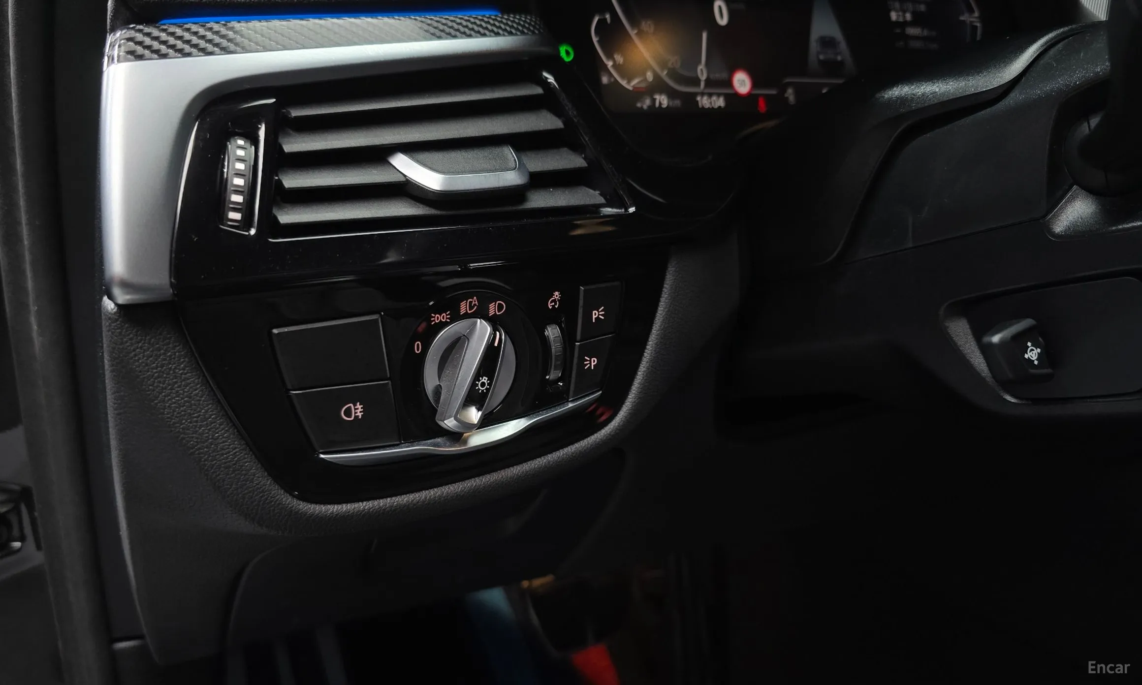 BMW 5 Series (G30) превью 17