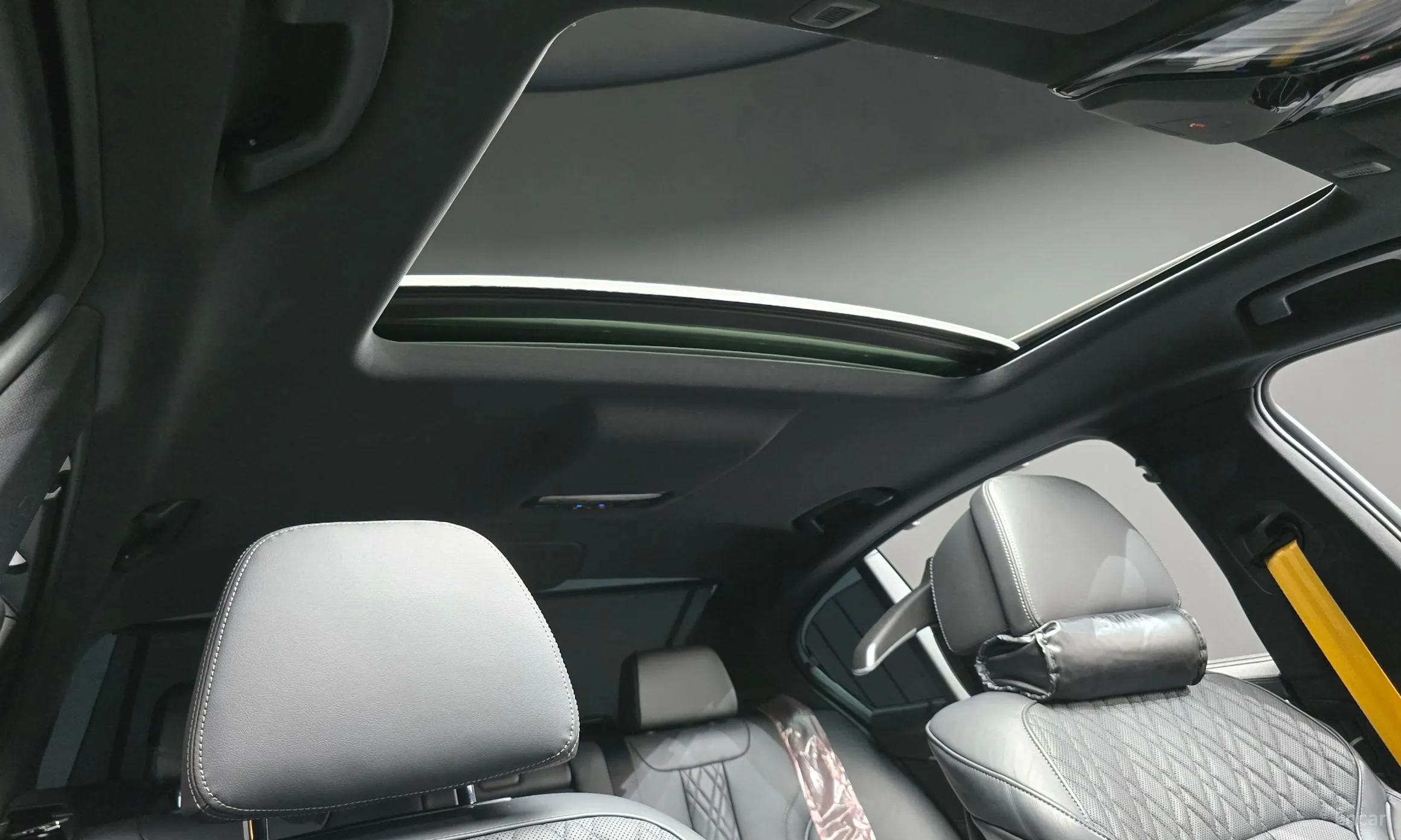 BMW 5 Series (G30) превью 19