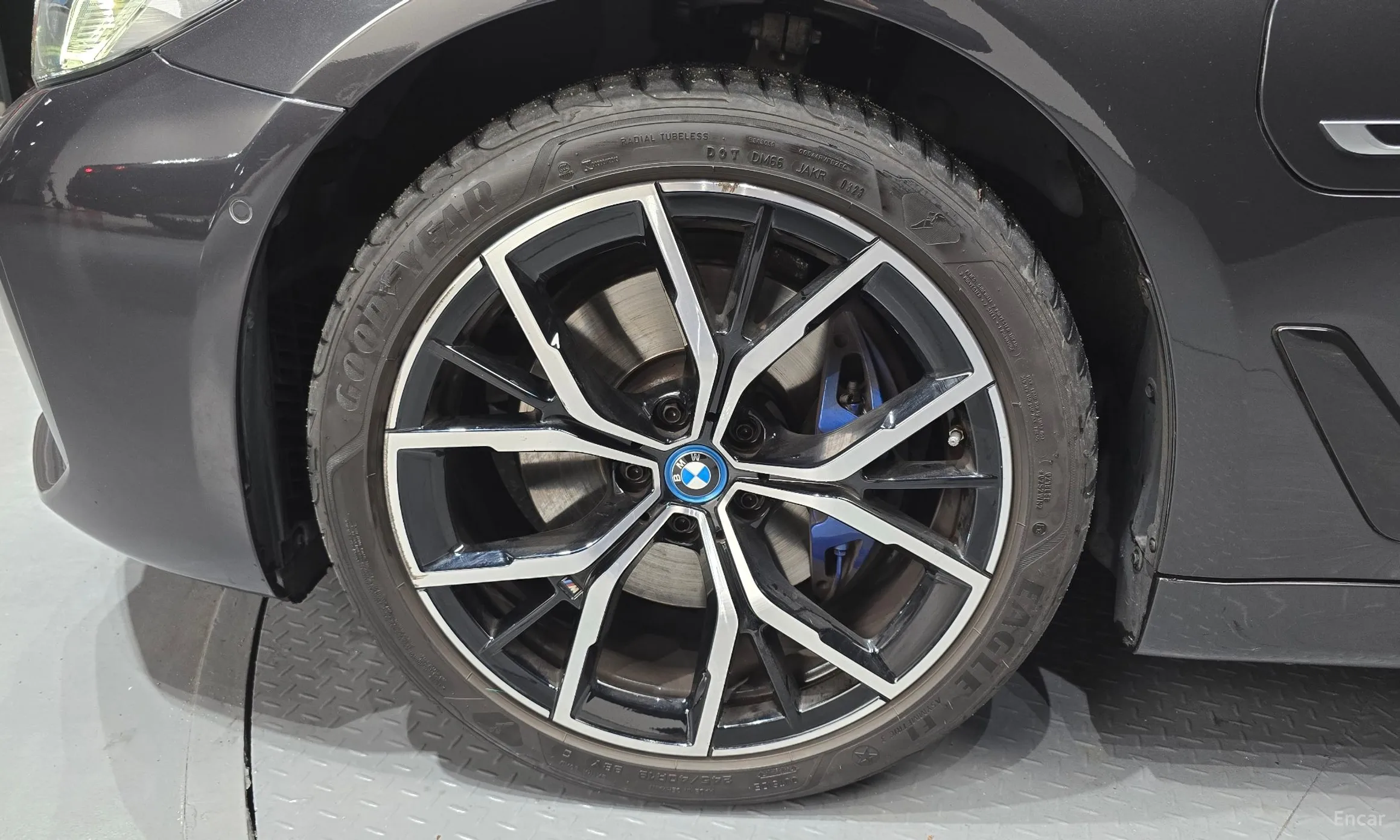 BMW 5 Series (G30) превью 5