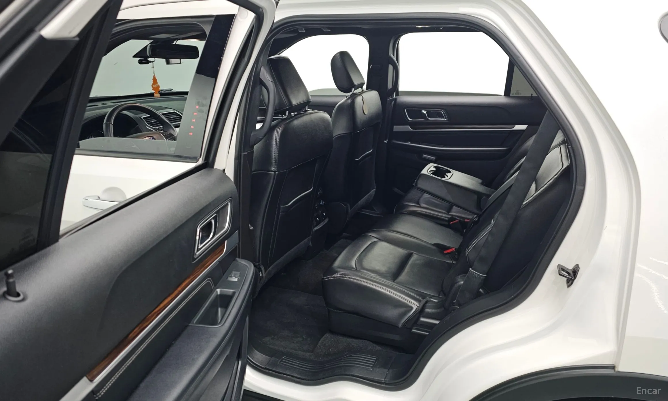 Ford Explorer превью 13