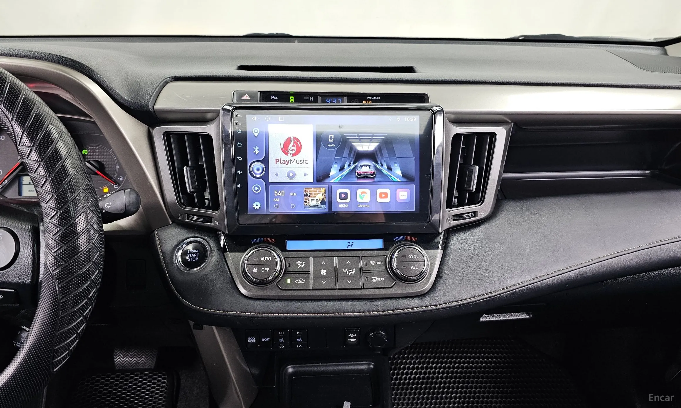 Toyota RAV4 превью 14