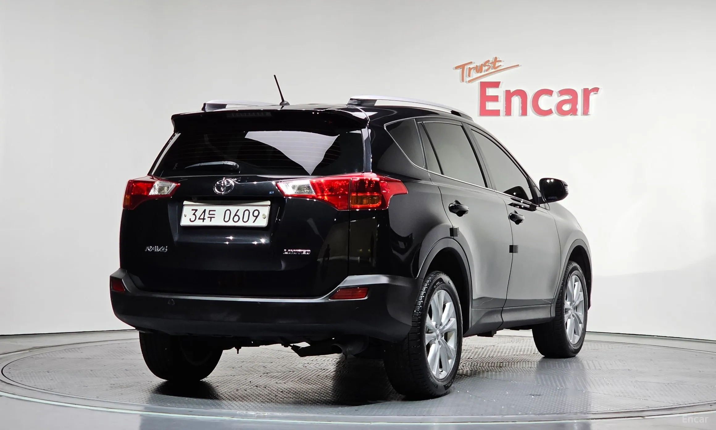 Toyota RAV4 превью 2
