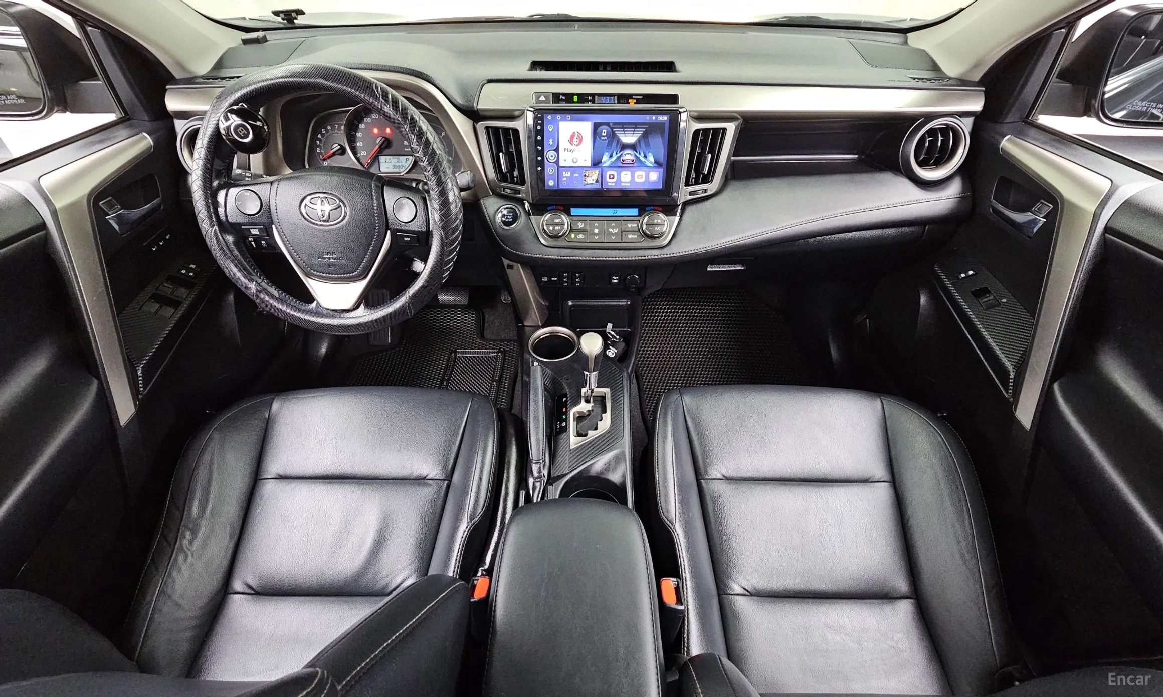 Toyota RAV4 превью 7