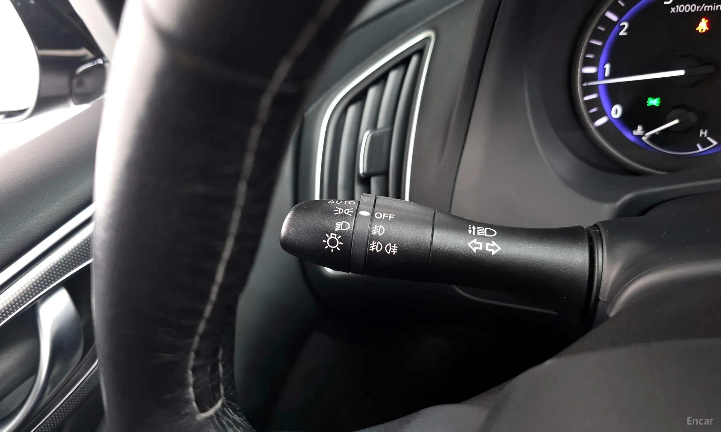 Infiniti Q50 превью 14