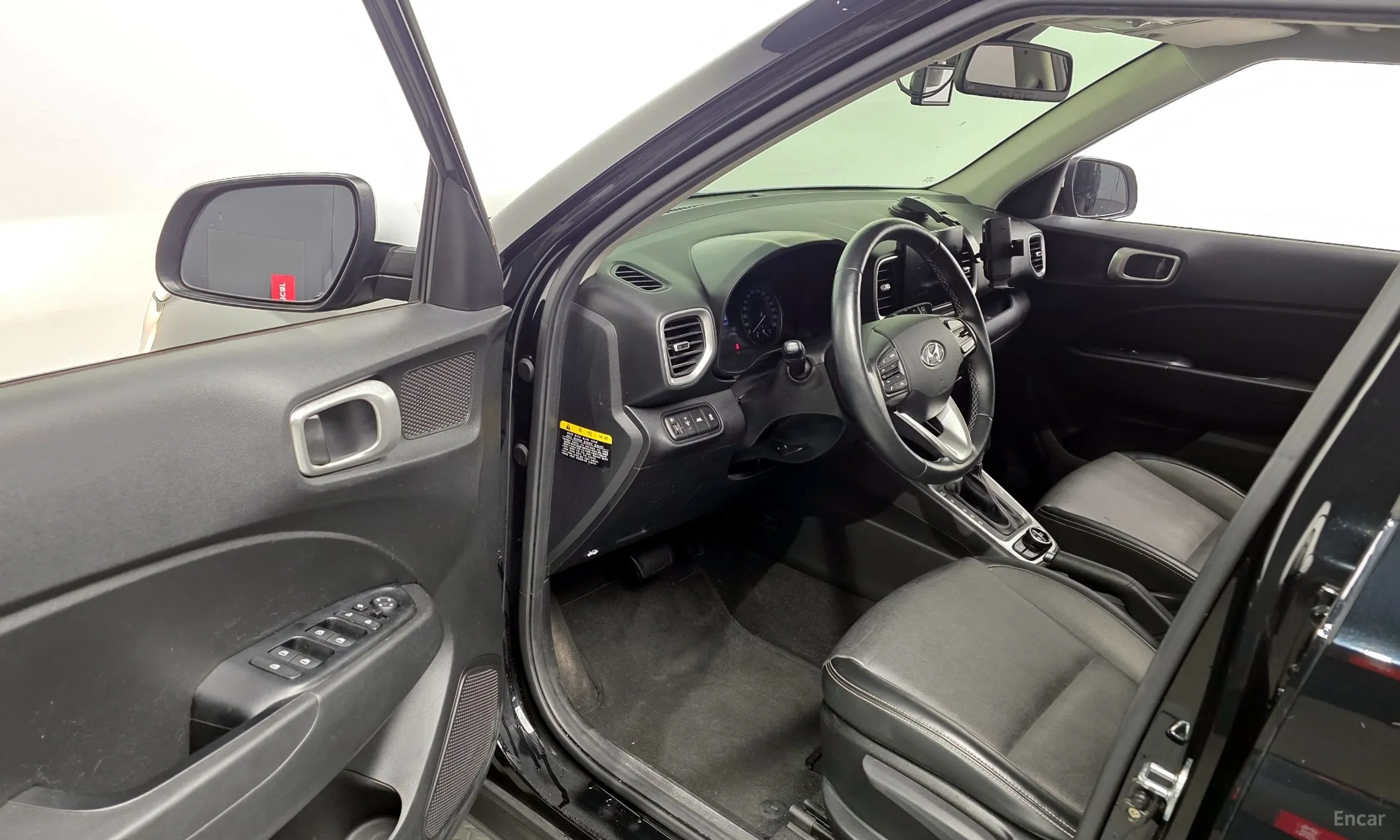 Hyundai Venue превью 10