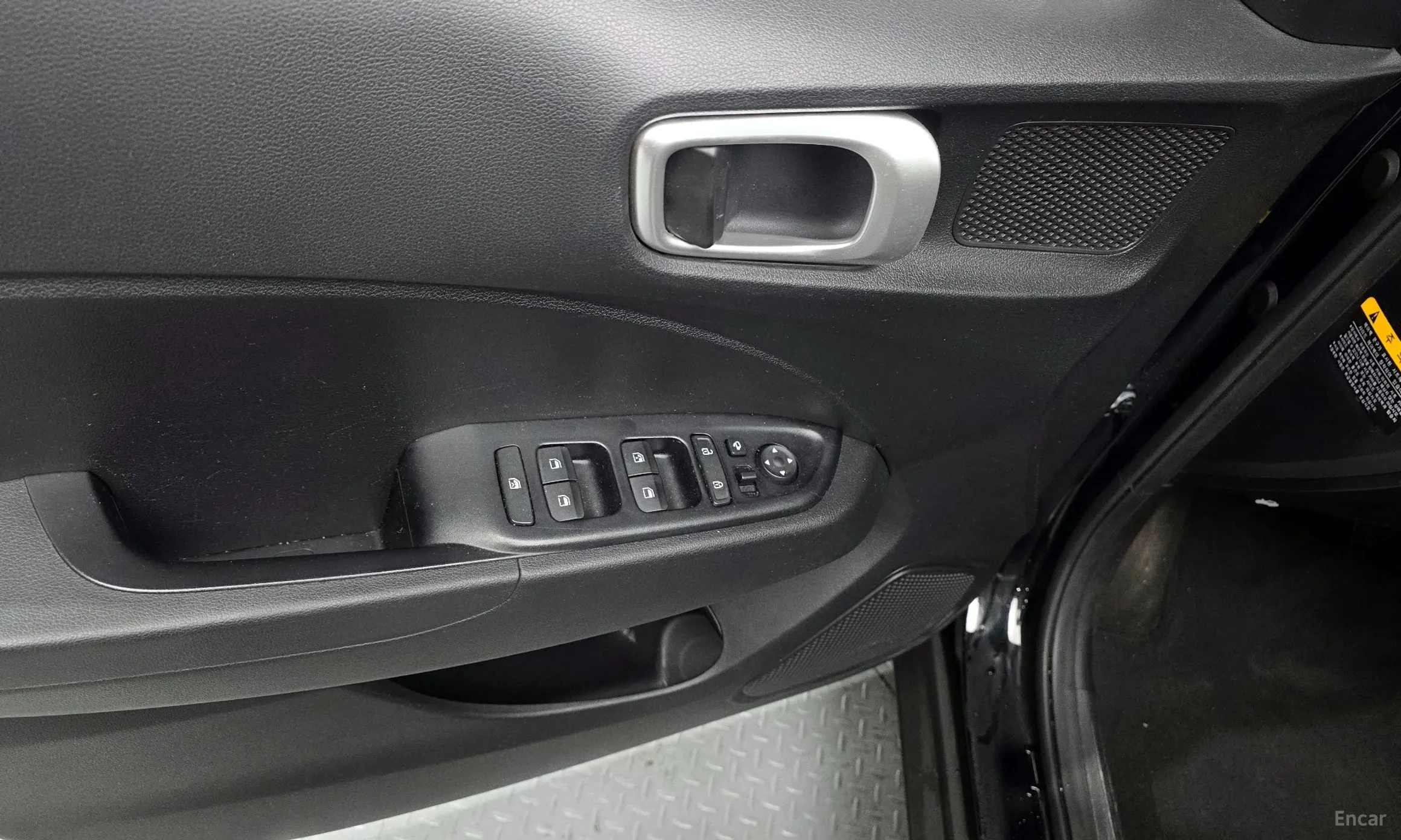 Hyundai Venue превью 18