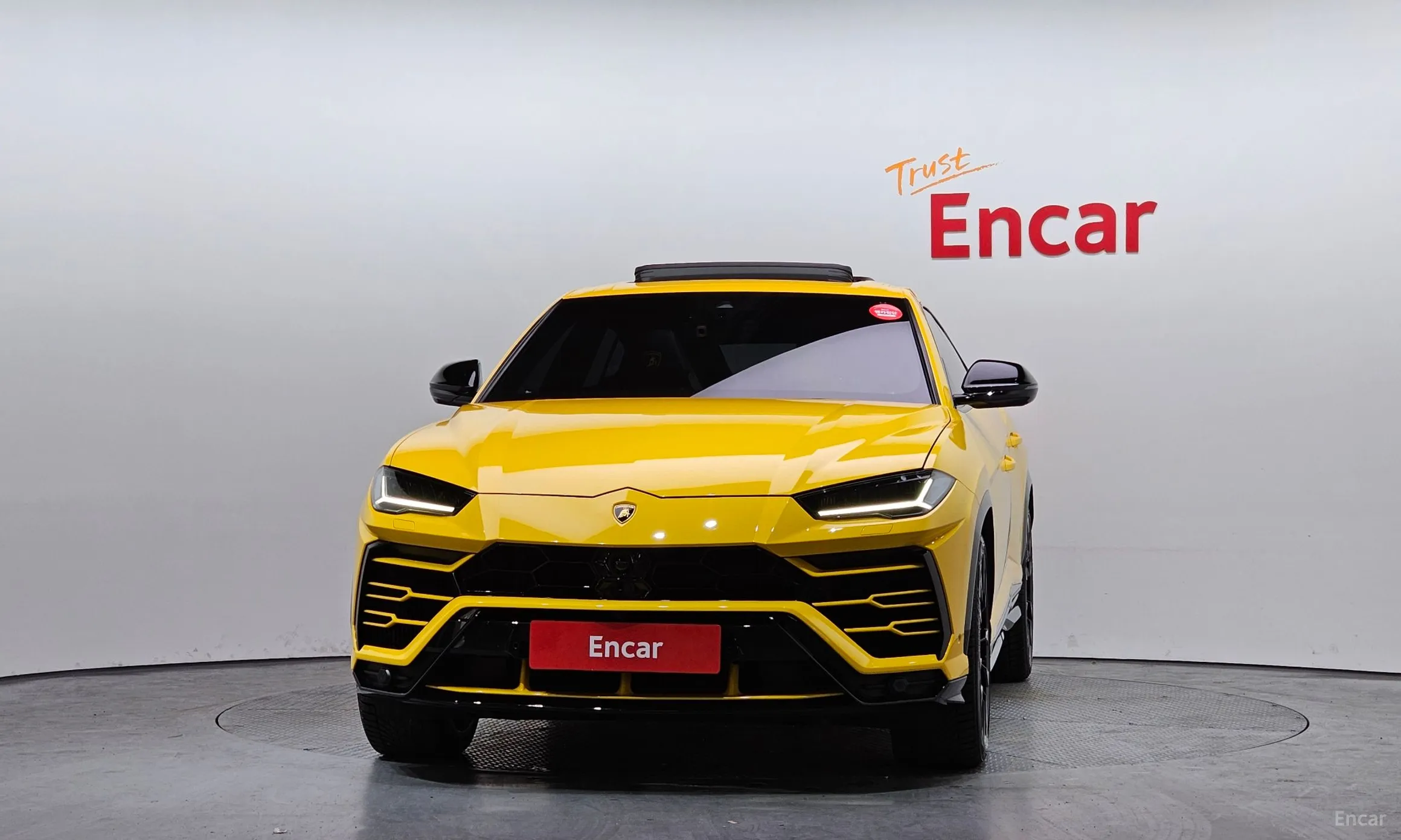 Lamborghini Urus превью 3