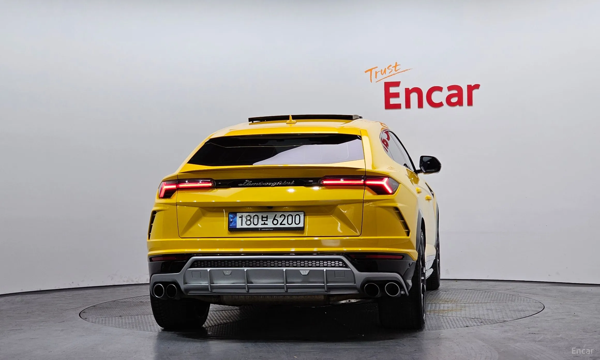 Lamborghini Urus превью 4