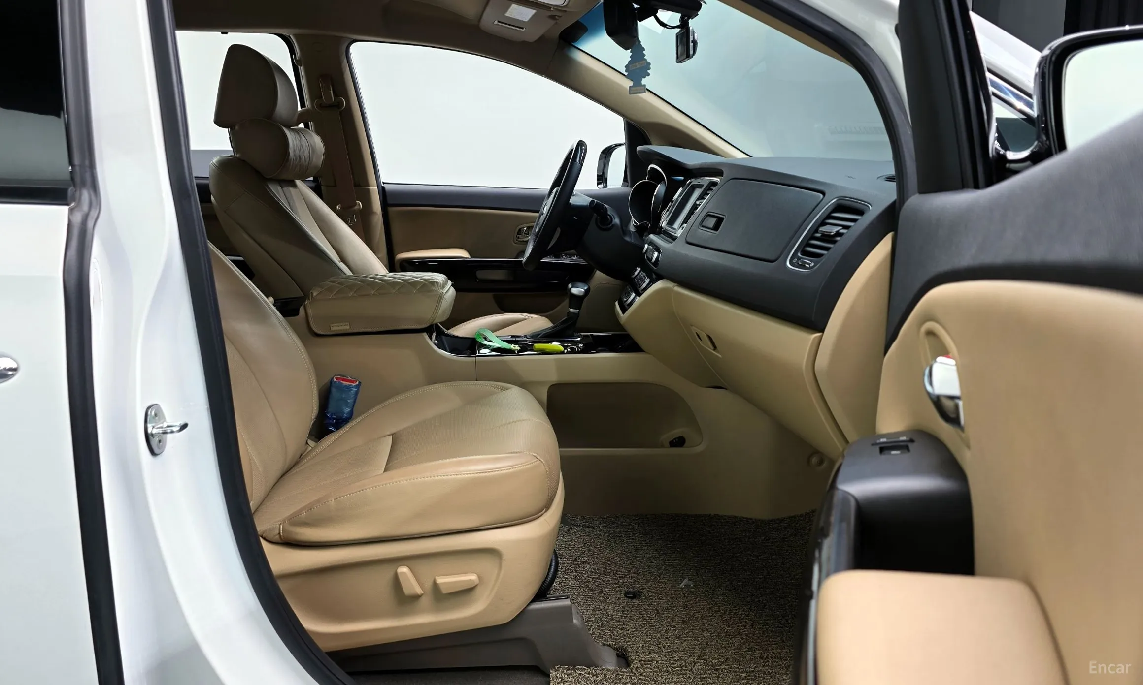 Kia Carnival превью 10
