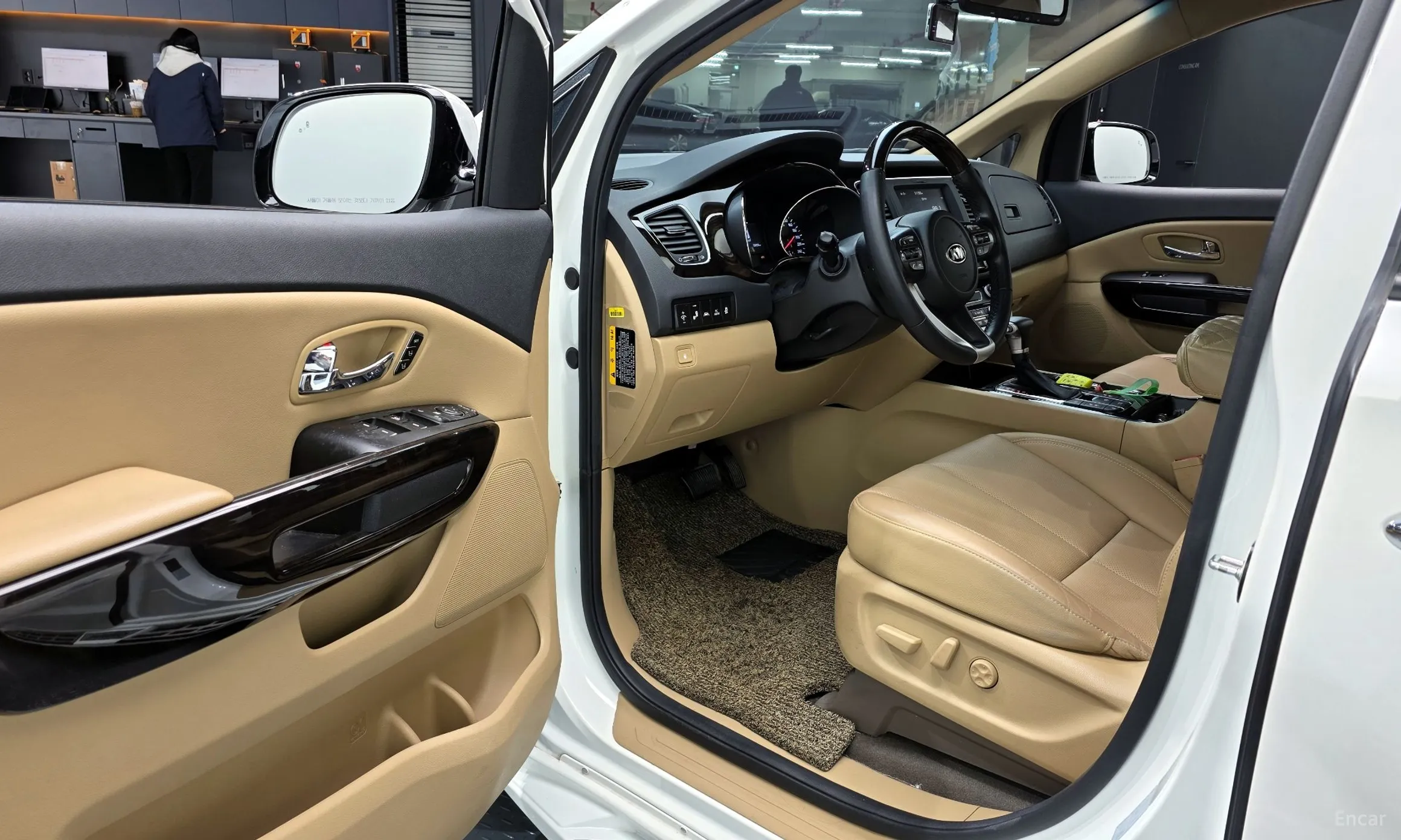 Kia Carnival превью 11