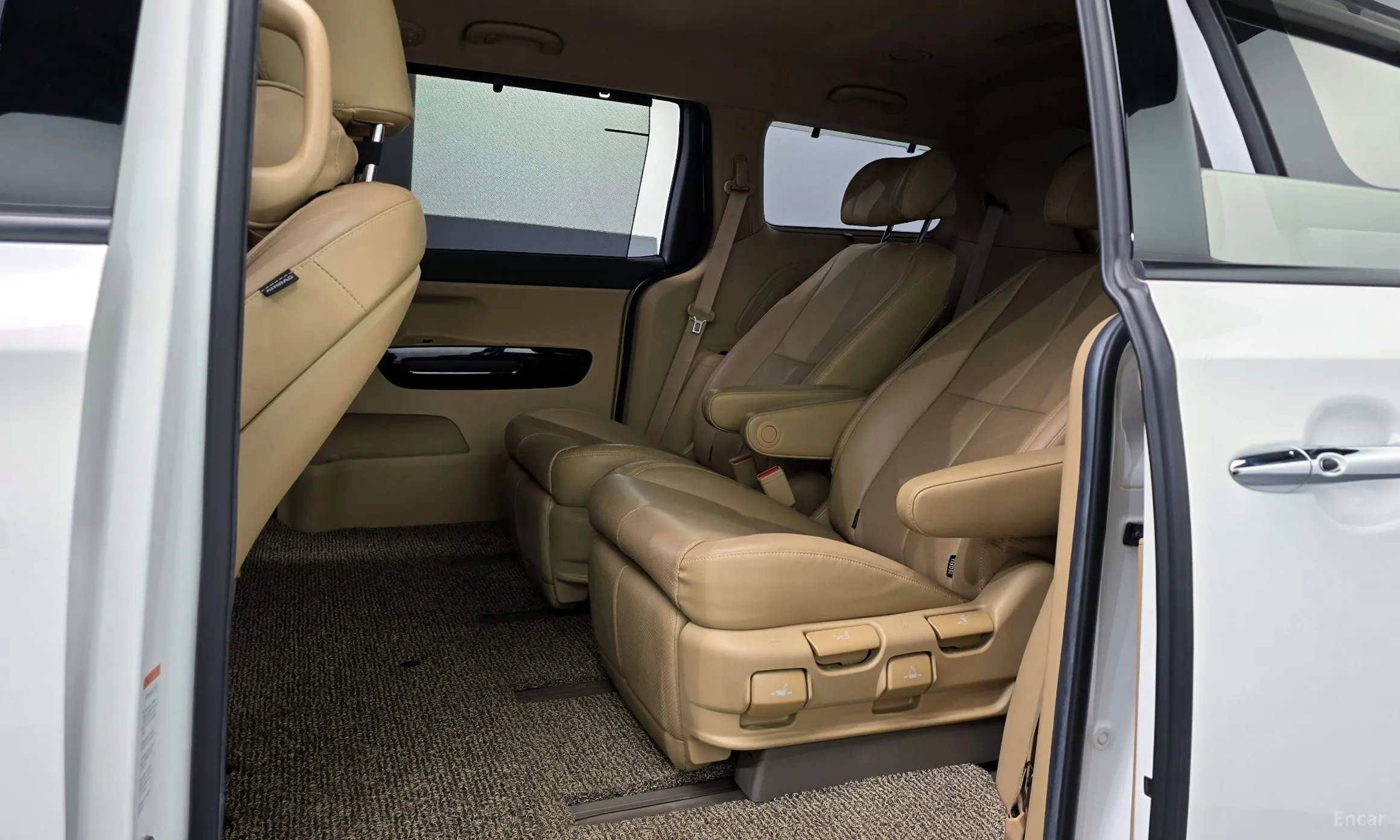 Kia Carnival превью 12