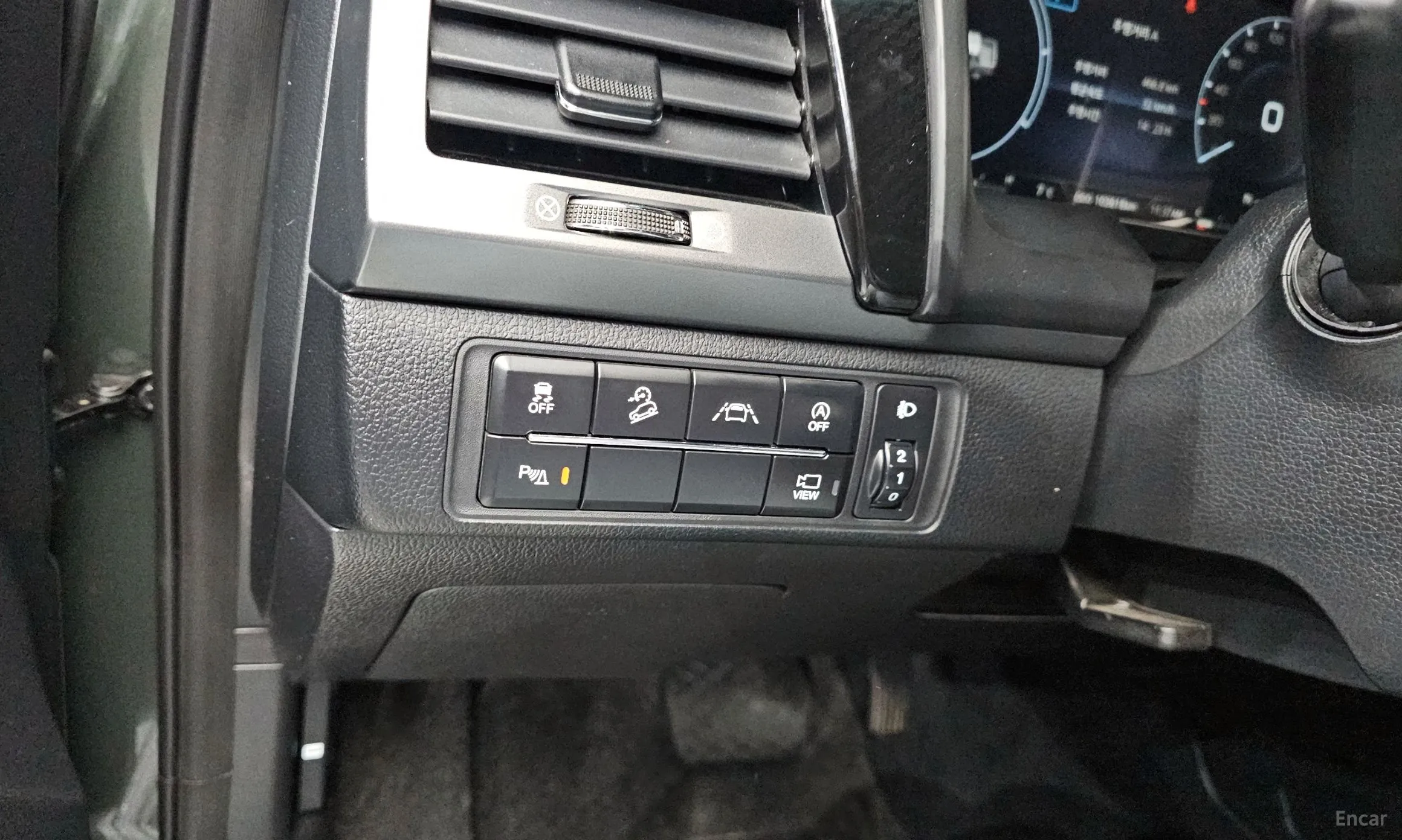 KG Mobility (SsangYong) Rexton Sports превью 17